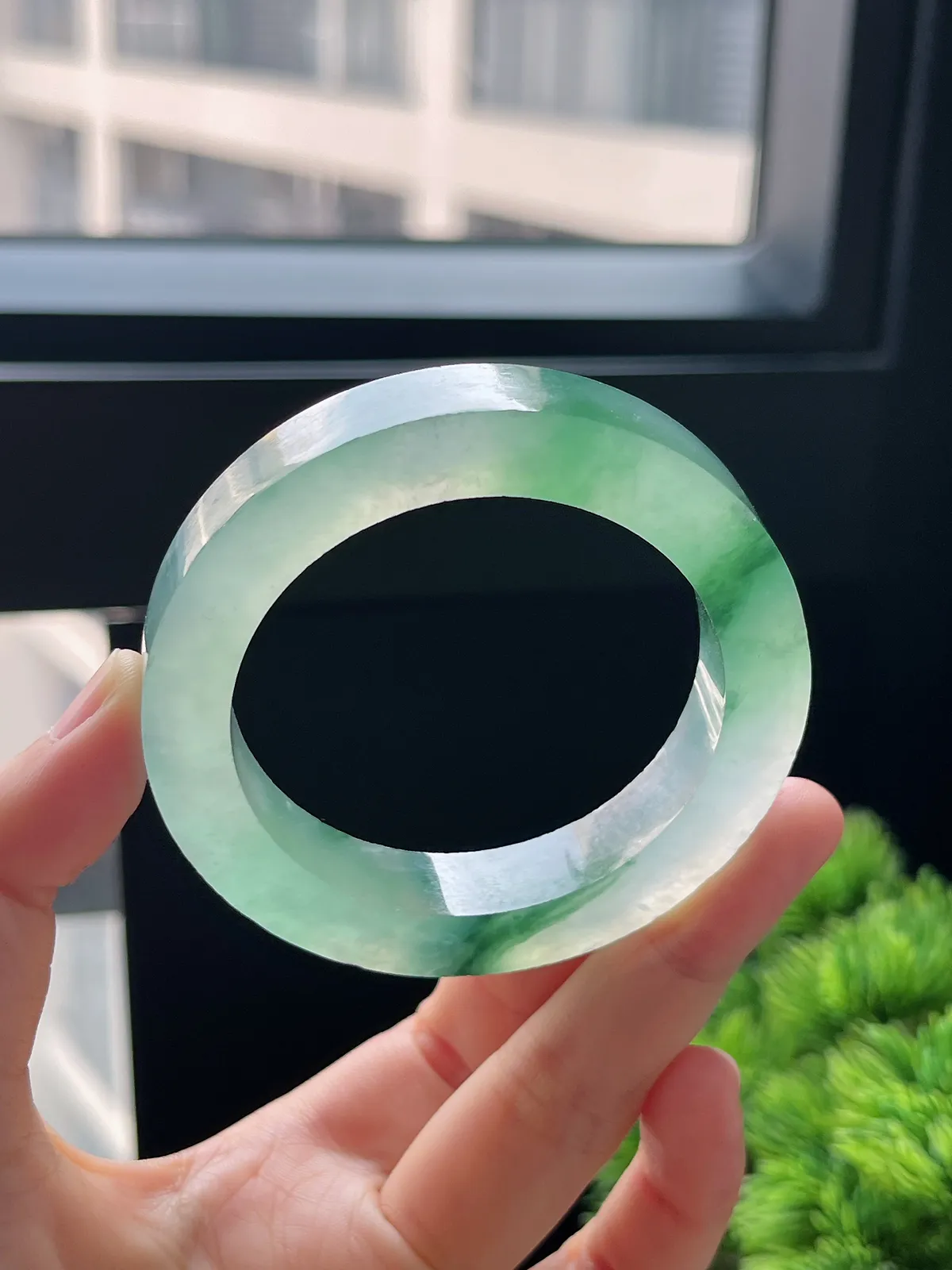 翡翠冰种飘花毛坯，⭕️正圈最大做52，最小做50.5