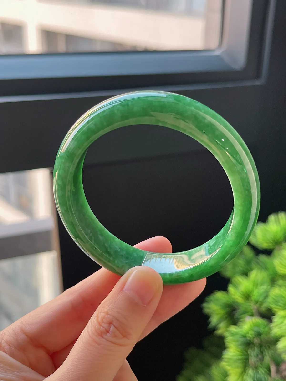 正圈54.4圈口，翡翠糯化种绿色手镯