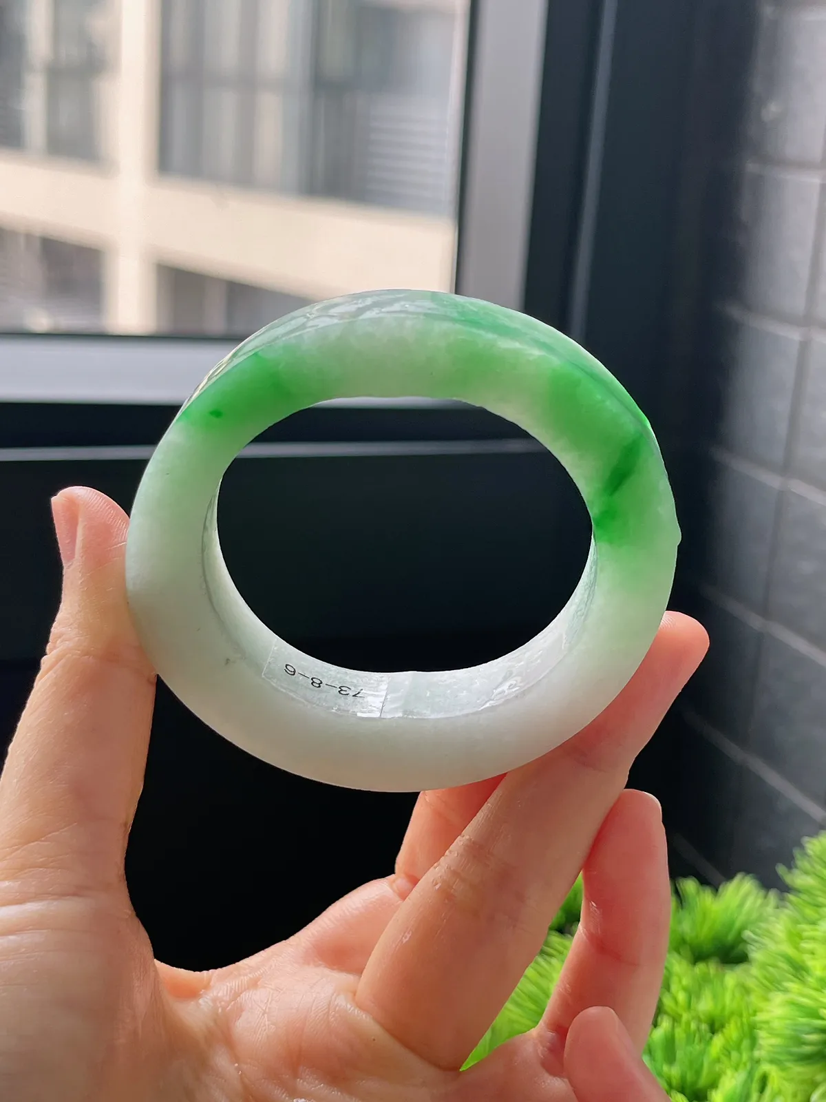 翡翠毛坯，⭕️贵妃最大做48.5；整体尺寸70.5-64.7-13.5-9.3