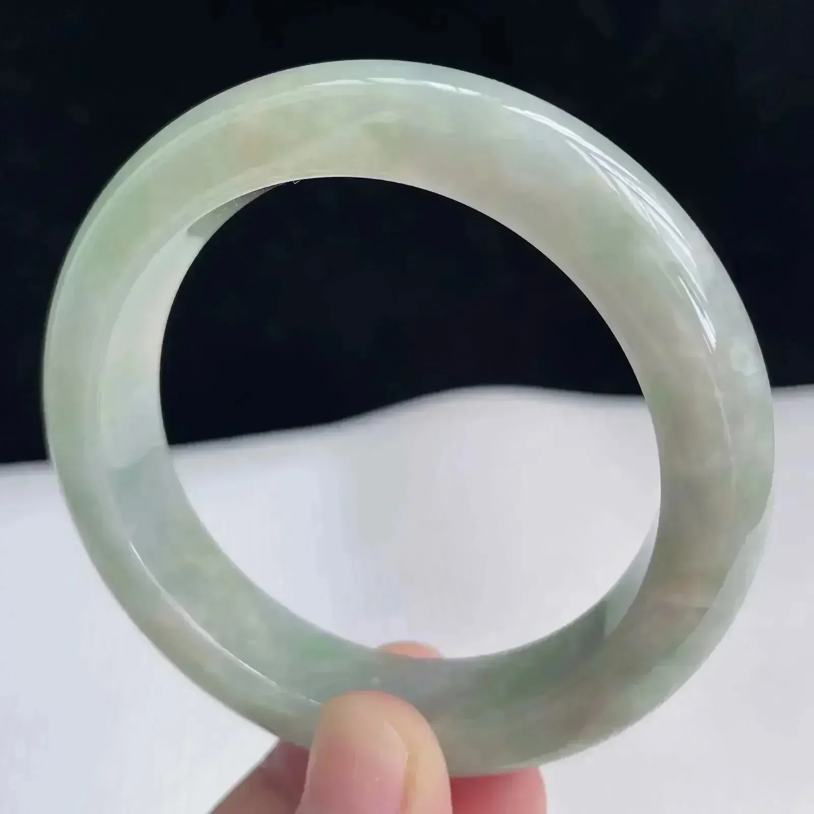 52.6圈飘绿玉镯翡翠好种色满色正圈手镯 59.75g