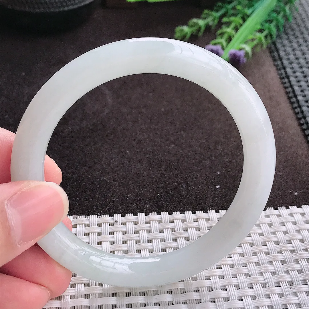 实拍A货翡翠57/9老坑秀气冰润圆条手镯翡翠玉镯子平安镯