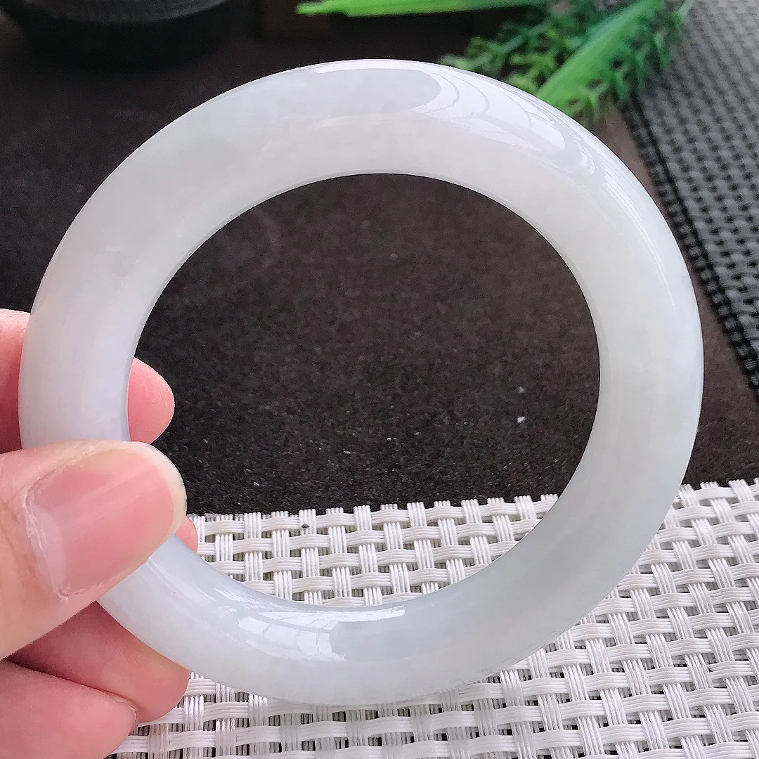 实拍A货翡翠57/12.2/12.3老坑冰润水灵月光白胖圆条手镯翡翠玉镯子平安镯