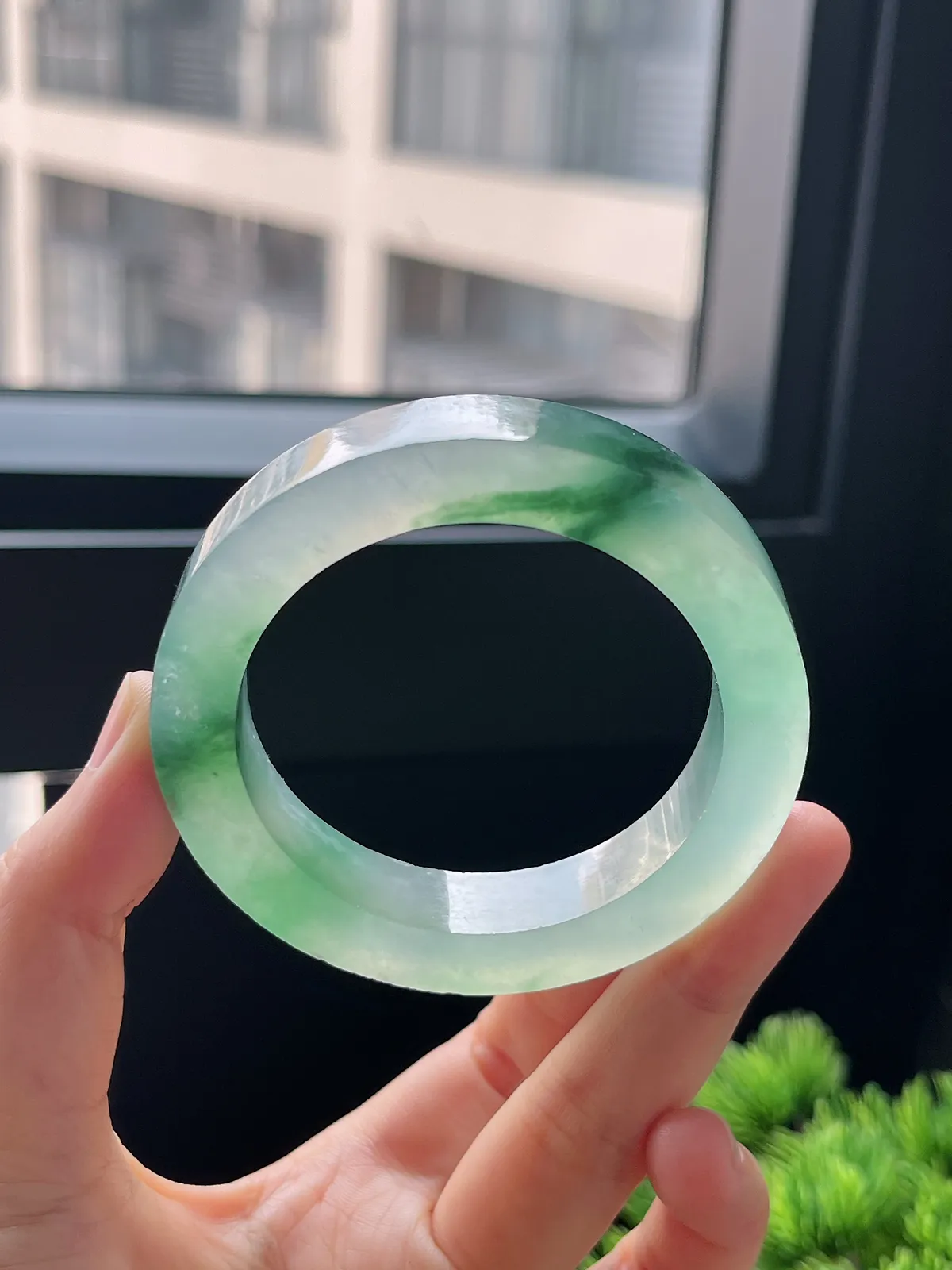 翡翠冰种飘花毛坯，⭕️正圈最大做52，最小做50.5