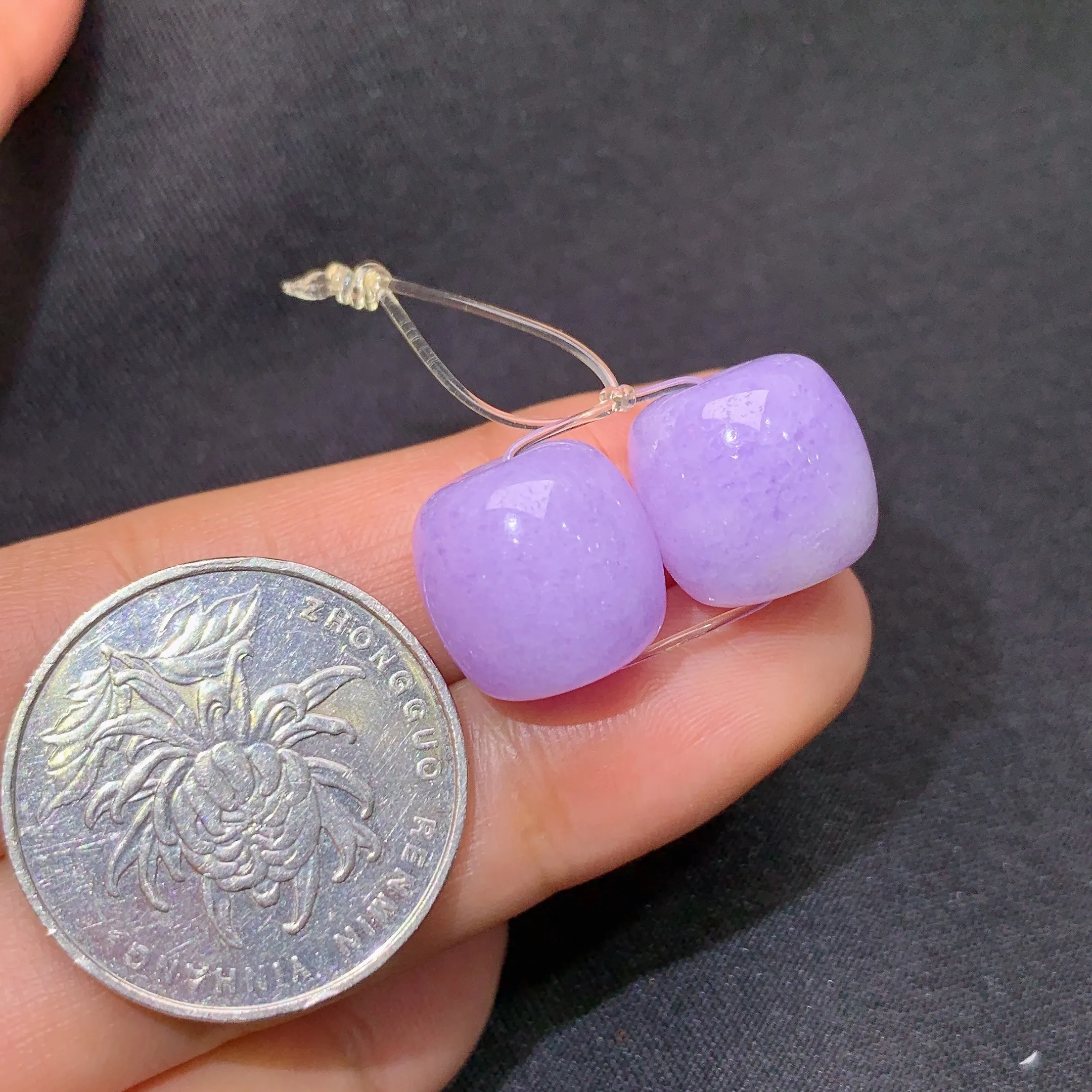 冰紫罗兰路路通一对，镶嵌佳品，温润细腻，颜色浓郁 Fuy整体尺寸12.2*13.1