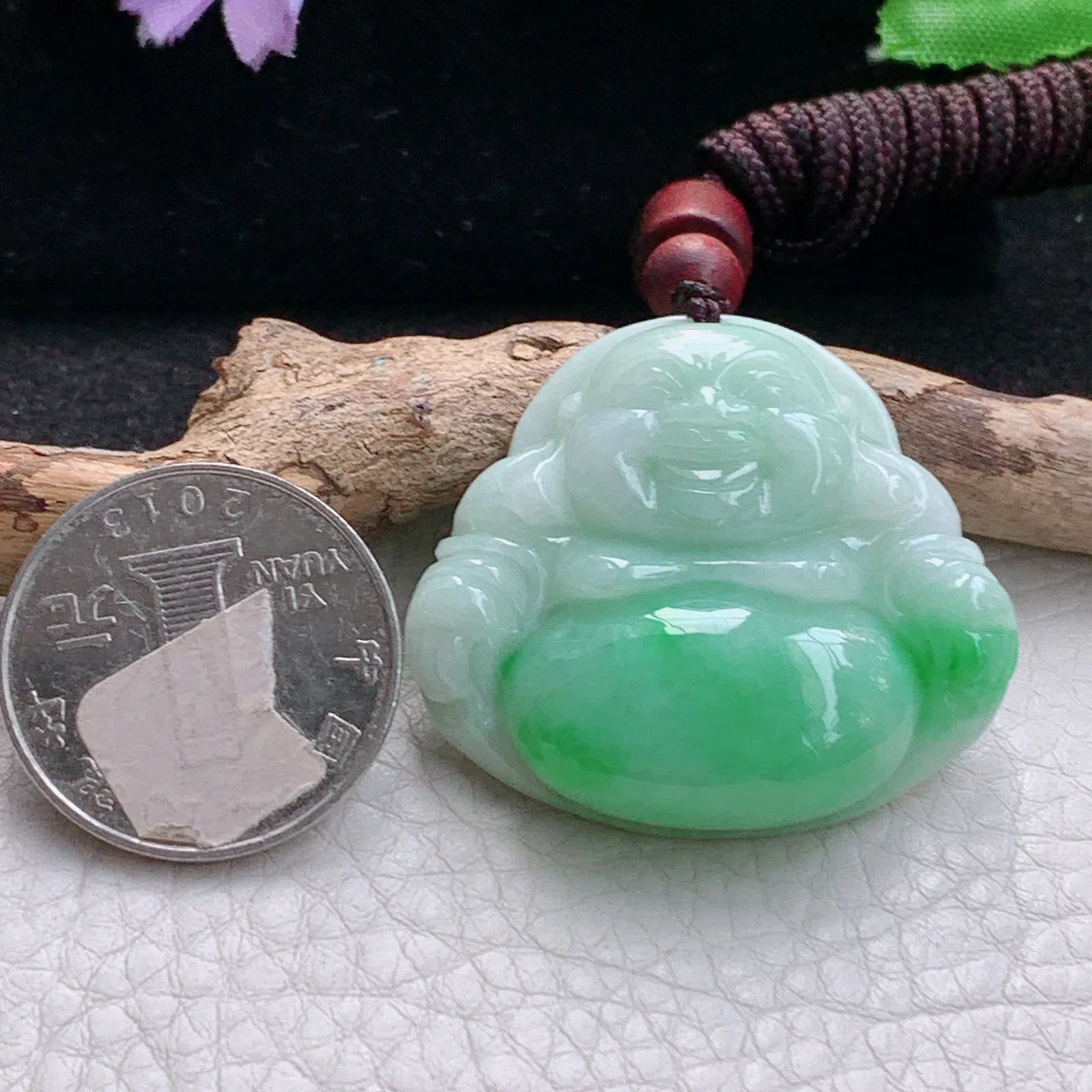 zen实拍35*38*9.5缅甸翡翠精美半山半水飘绿佛公玉项坠 玉挂件