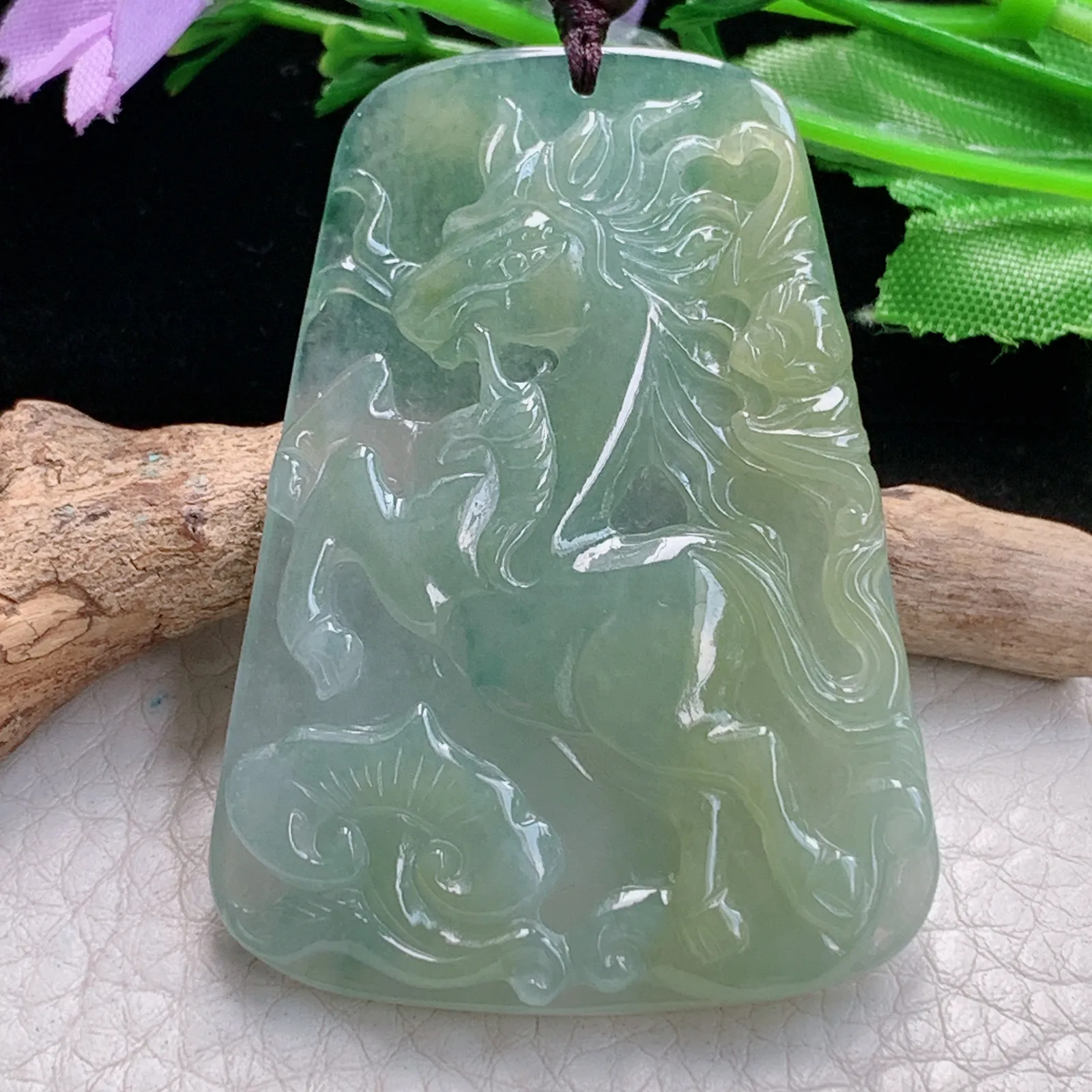 zen实拍57*41*6缅甸翡翠精美冰黄生肖马 飞马玉项坠 玉挂件