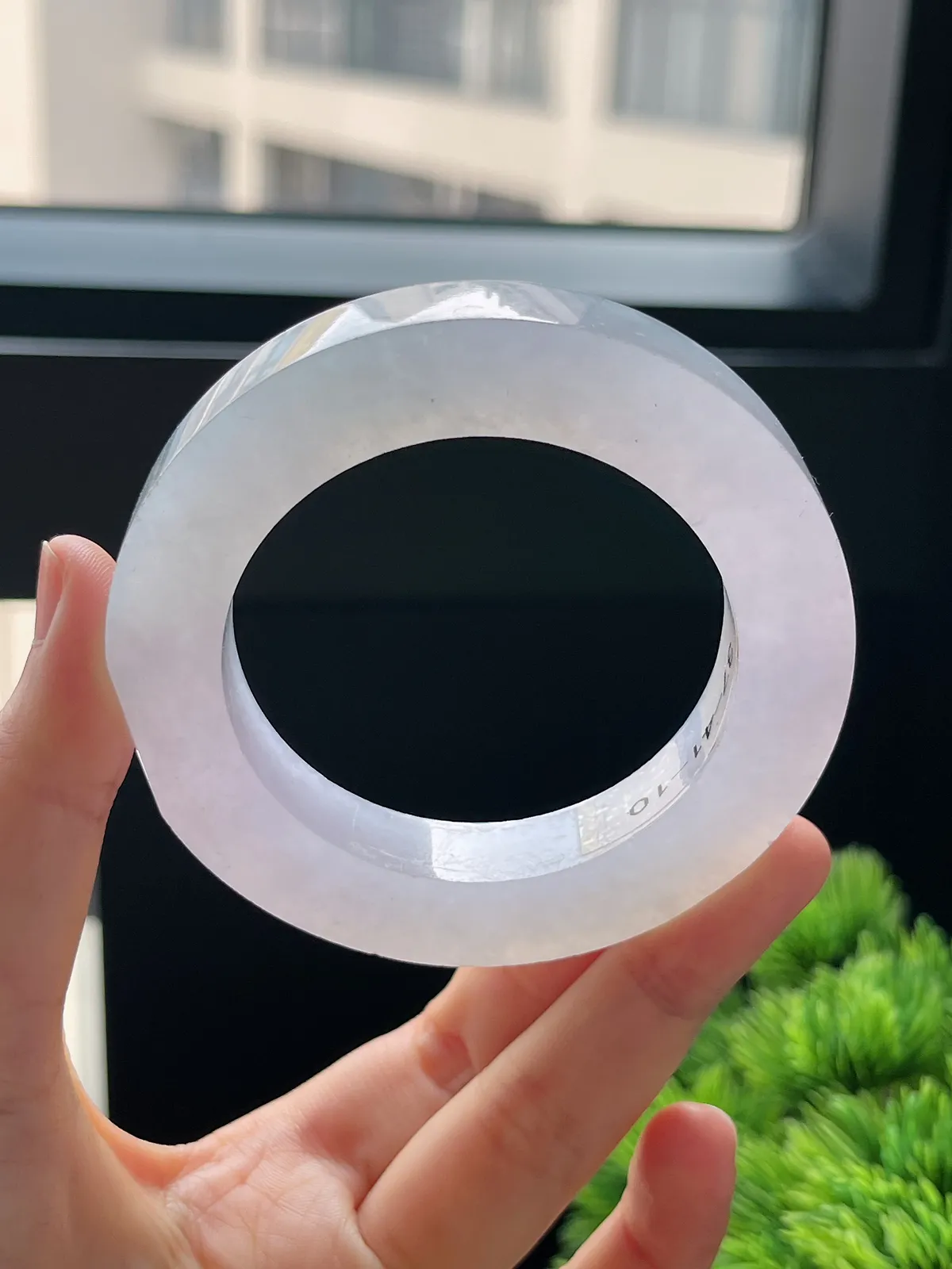 翡翠冰糯种白色毛坯，⭕️正圈最大做59，圆条最大做55；最小做51.8