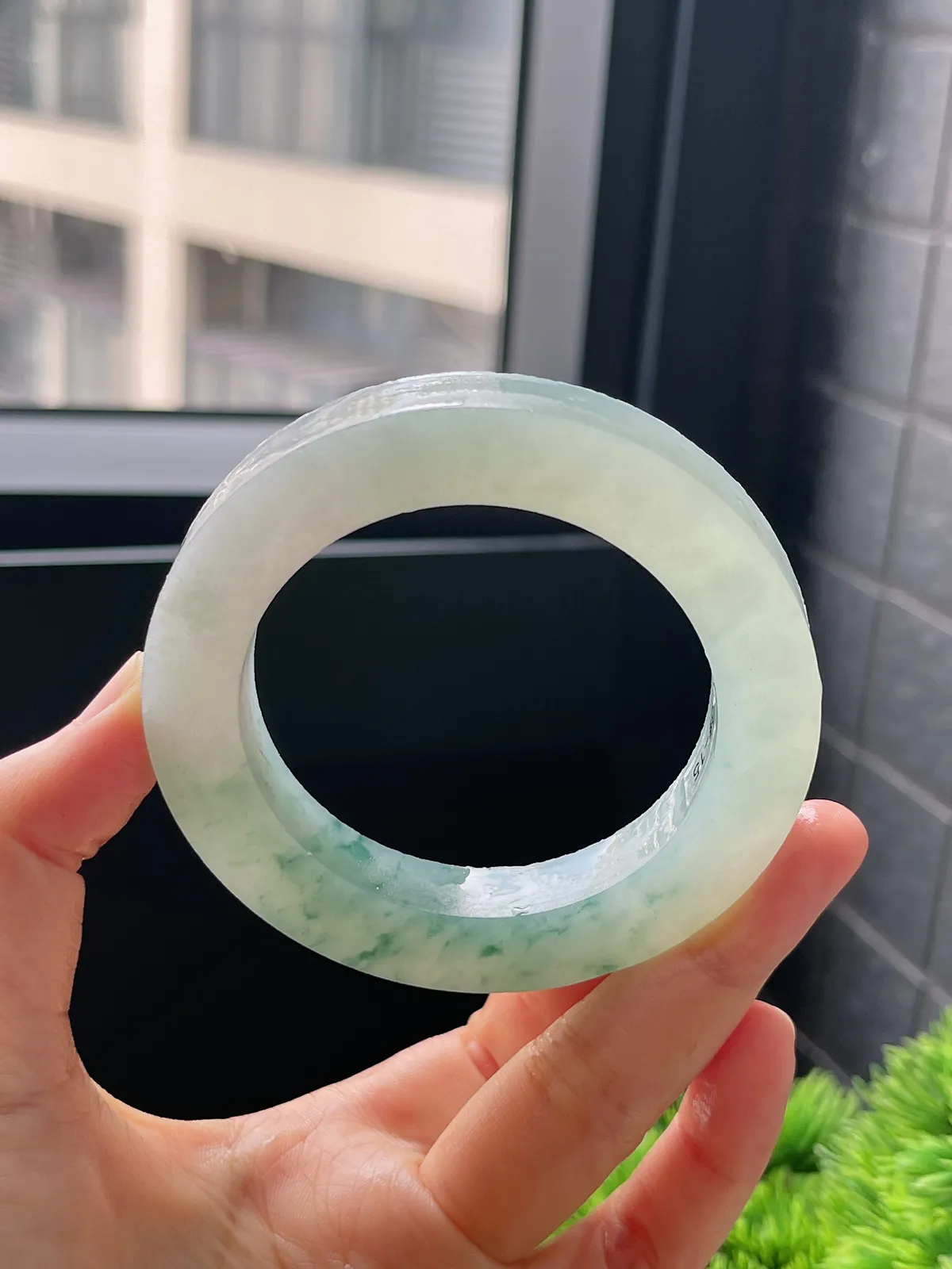 翡翠冰糯种飘花毛坯，⭕️正圈最大做60，圆条最大做56；最小做53.7