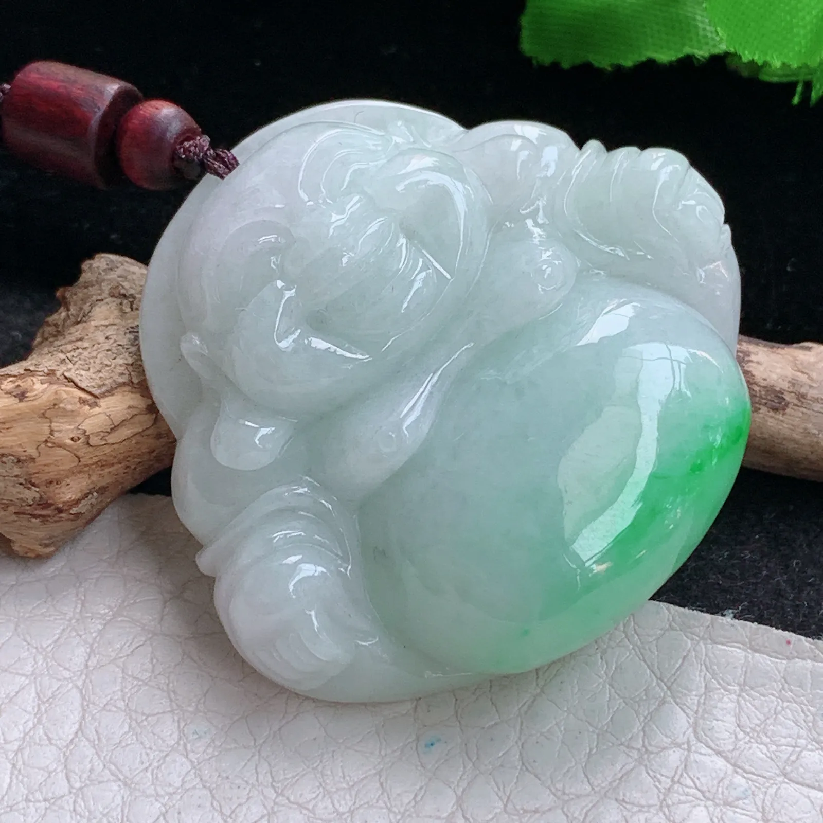 zen实拍43.8*47.5*13缅甸翡翠精雕飘绿佛公 弥勒佛玉项坠 毛衣坠