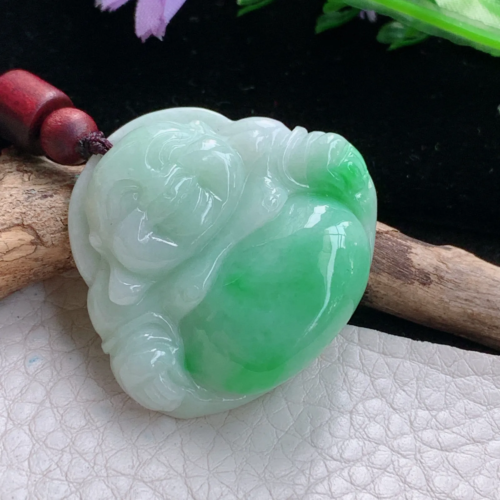 zen实拍35*38*9.5缅甸翡翠精美半山半水飘绿佛公玉项坠 玉挂件