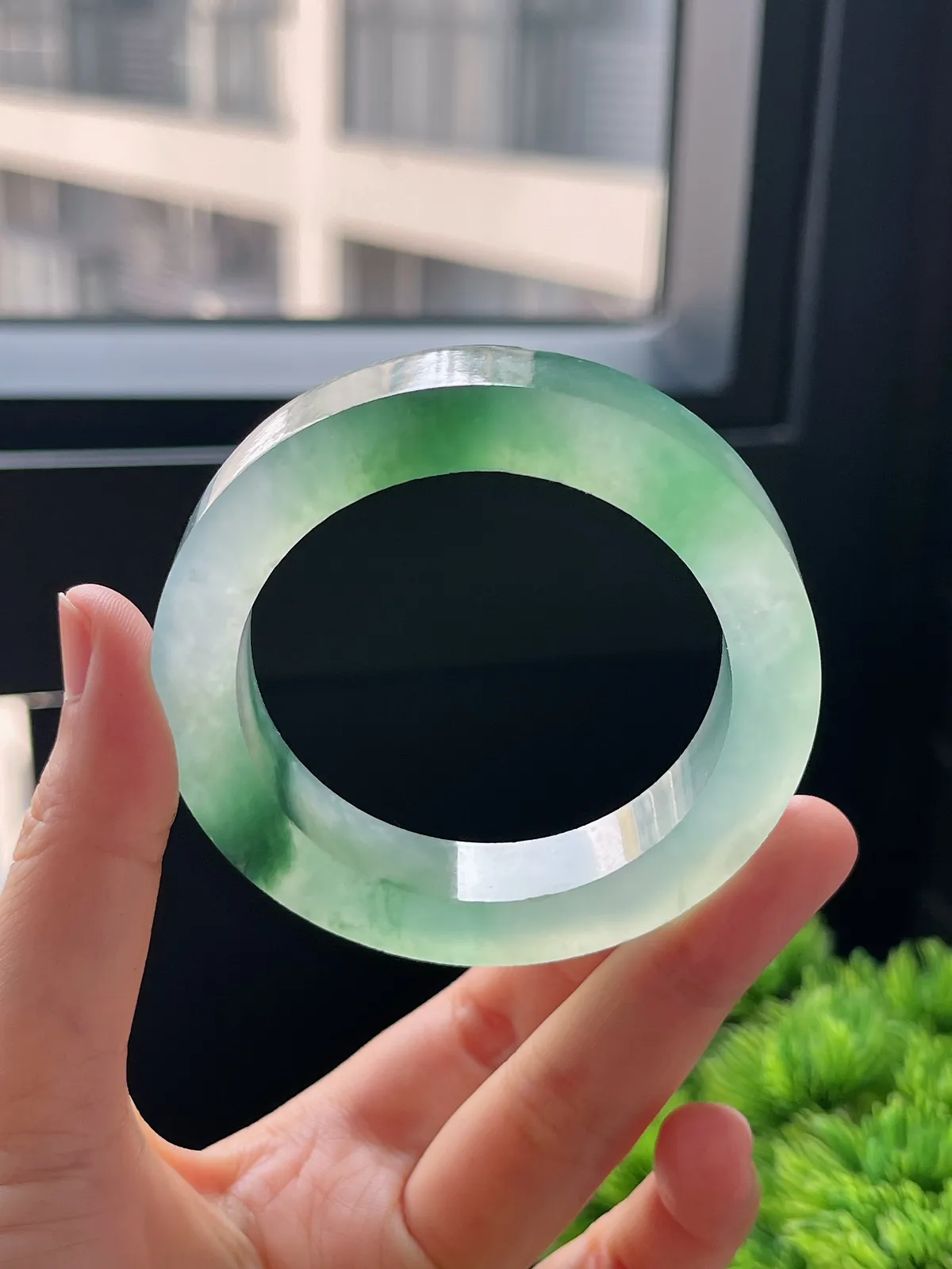 翡翠冰种飘花毛坯，⭕️正圈最大做52，最小做50.5