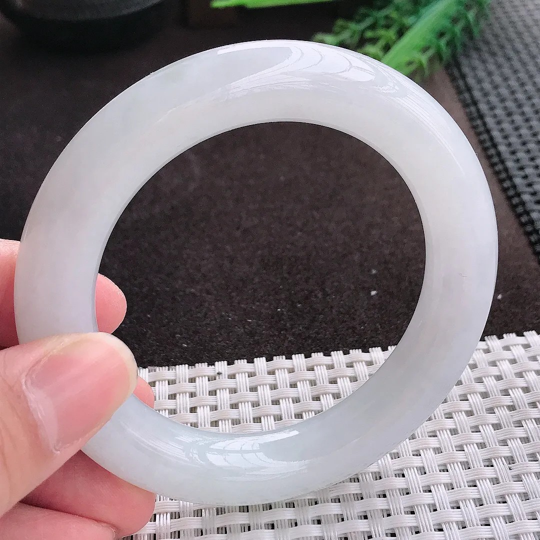 实拍A货翡翠57/12.2/12.3老坑冰润水灵月光白胖圆条手镯翡翠玉镯子平安镯