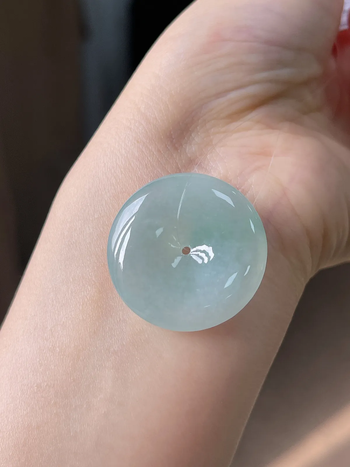 翡翠冰糯种淡绿色平安扣