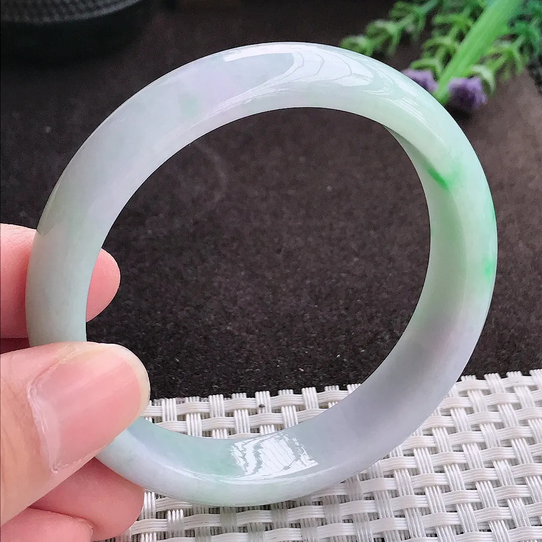 实拍A货翡翠58/13.9/7.6老坑精美温润飘绿手镯翡翠玉镯子平安镯
