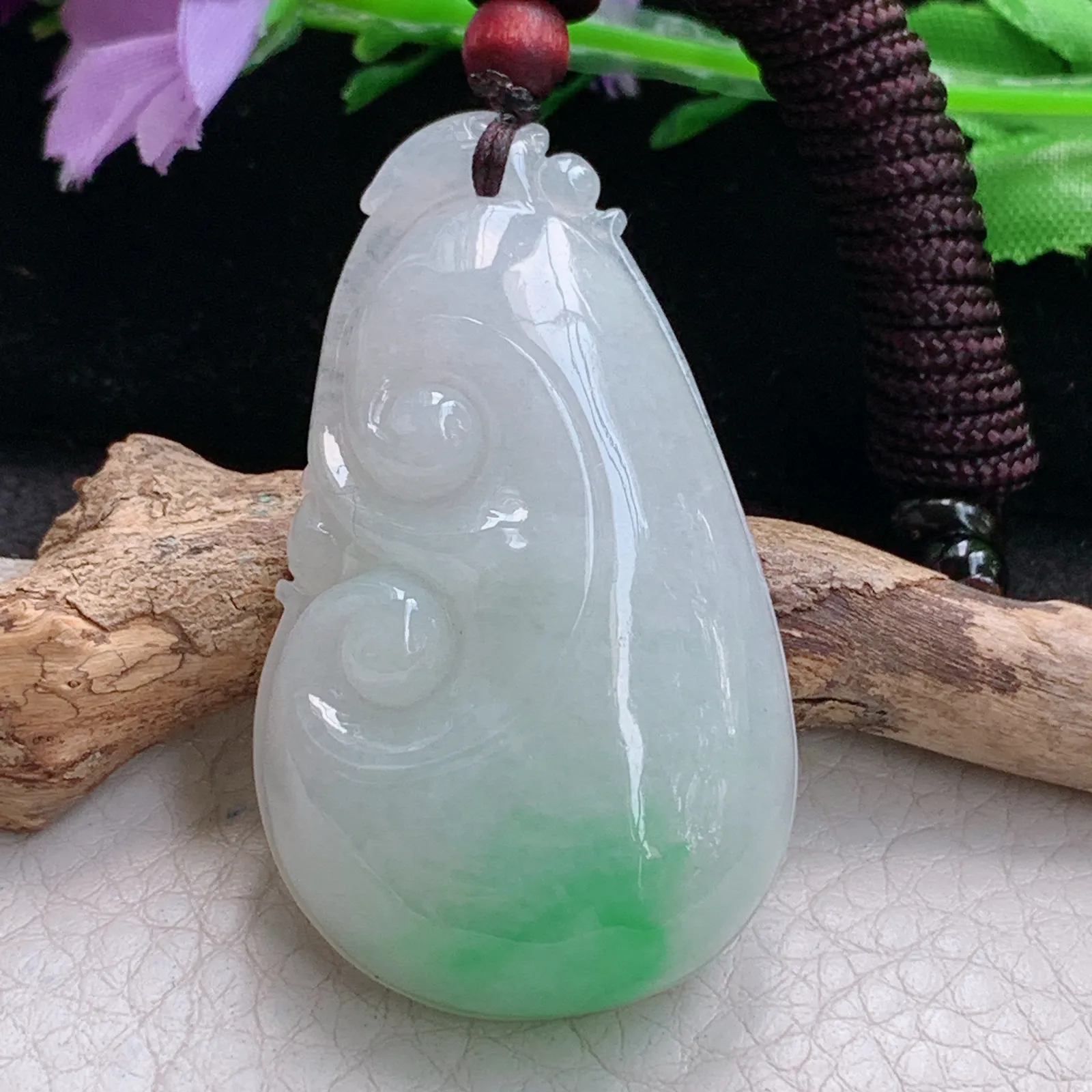 zen实拍49.8*29*10.5缅甸翡翠精美飘绿如意 饱满玉如意玉项坠 玉挂件