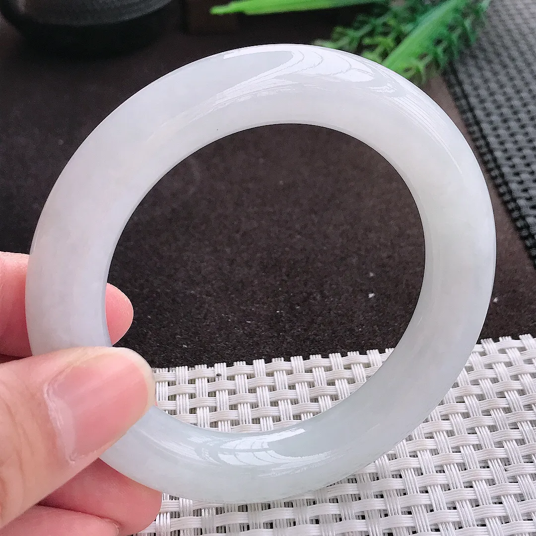 实拍A货翡翠57/12.2/12.3老坑冰润水灵月光白胖圆条手镯翡翠玉镯子平安镯