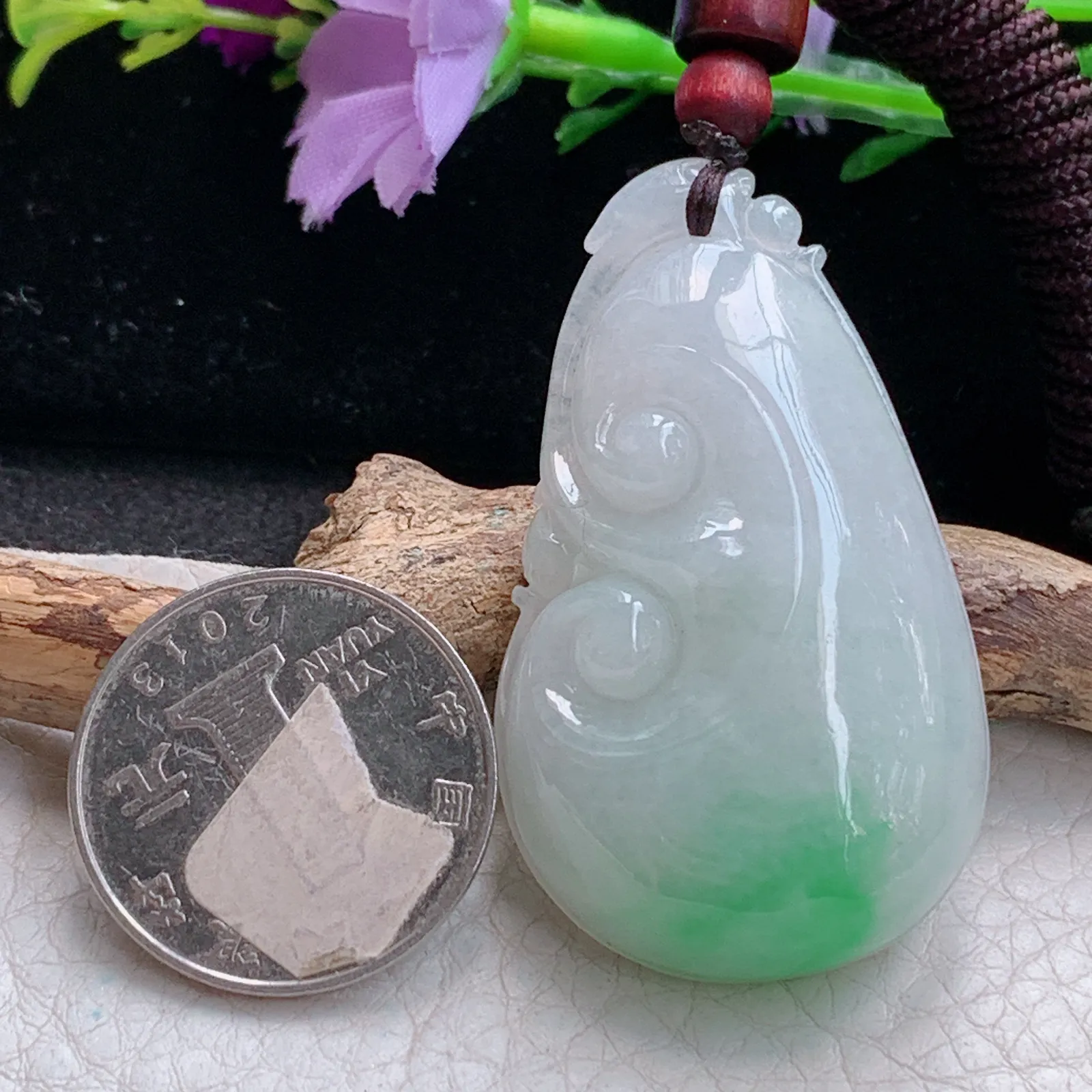 zen实拍49.8*29*10.5缅甸翡翠精美飘绿如意 饱满玉如意玉项坠 玉挂件