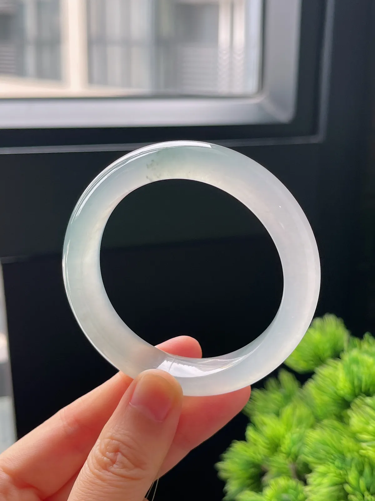 贵妃镯54.6圈口，翡翠冰种白色手镯