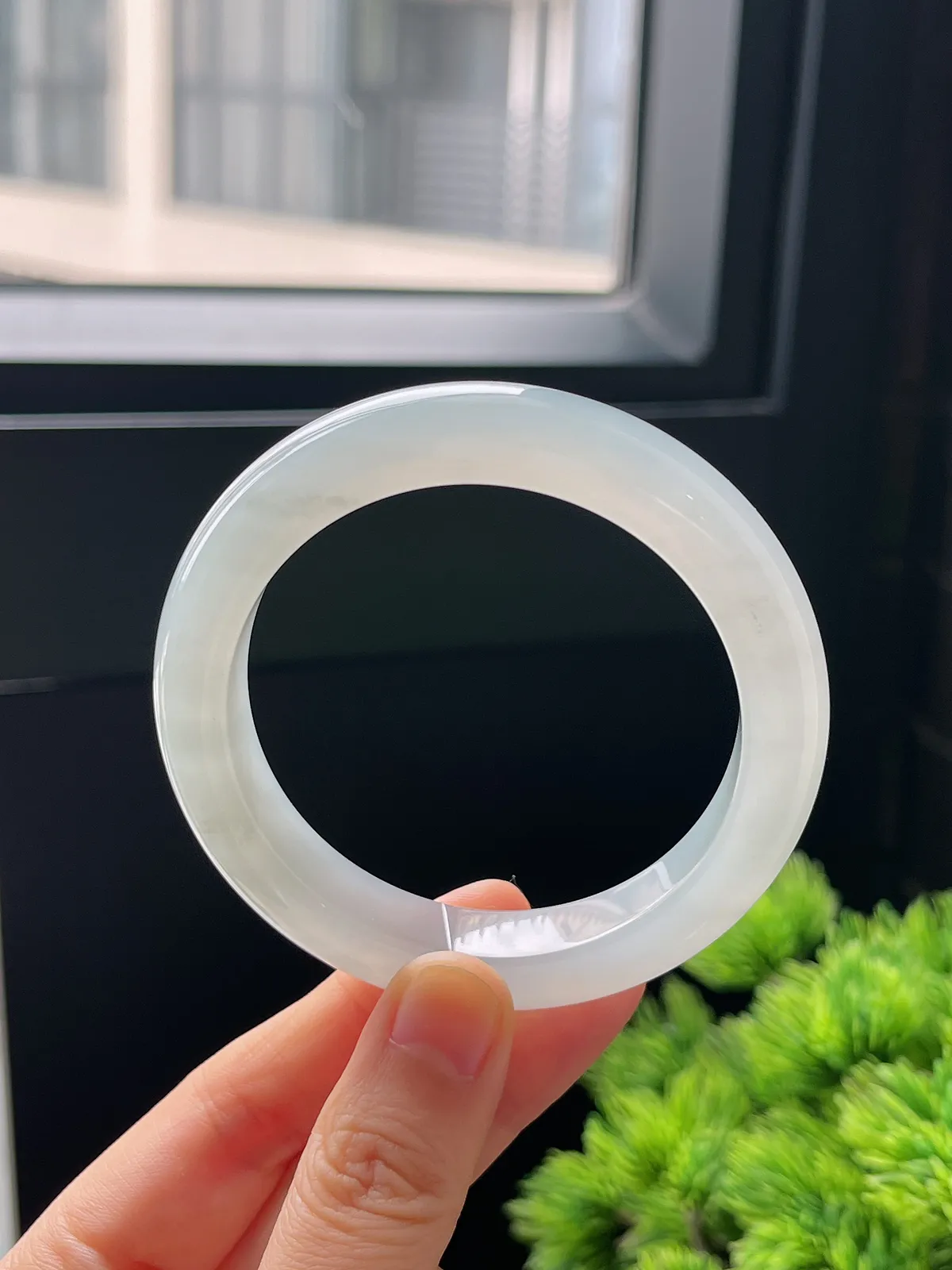 正圈53.5圈口，翡翠冰糯种白色手镯，胶感十足