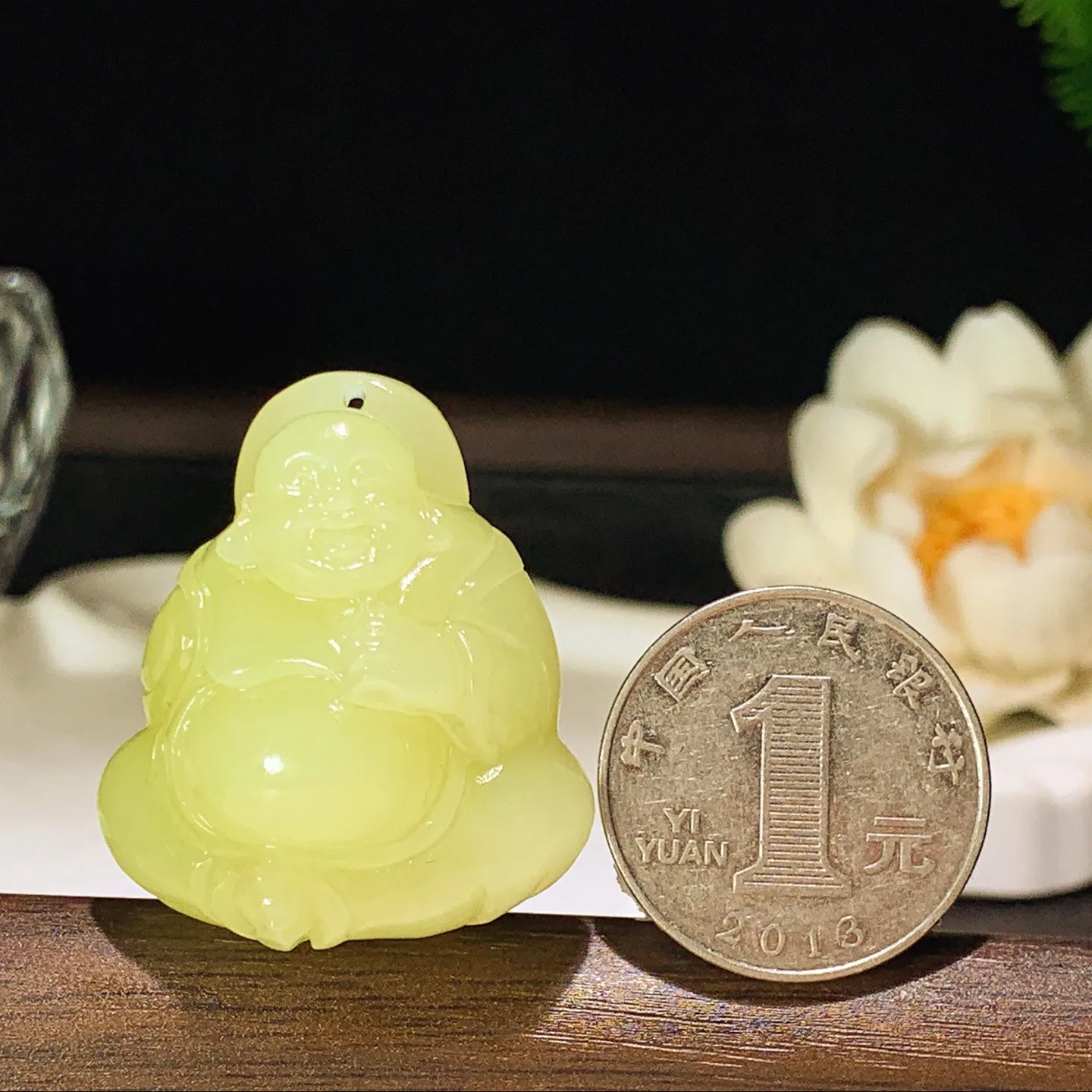 新疆和若羌黄口料佛引福来挂件 尺寸36/32/16重24克。玉质细腻油润。手推出油。佩戴高端典雅。lt260128