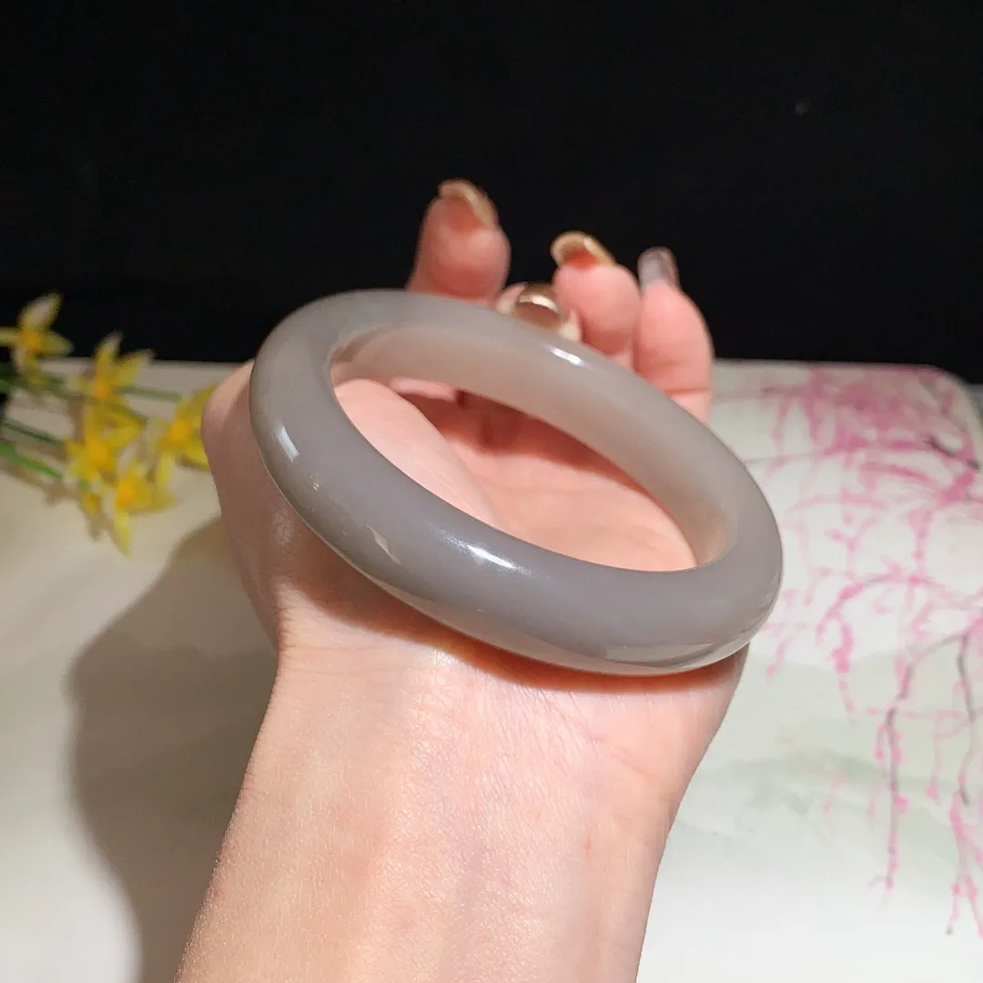 和田玉58.5圈口藕粉色加紫手镯！玉质细腻油润 底色纯净 无裂无黑 脂粉好，品质好！