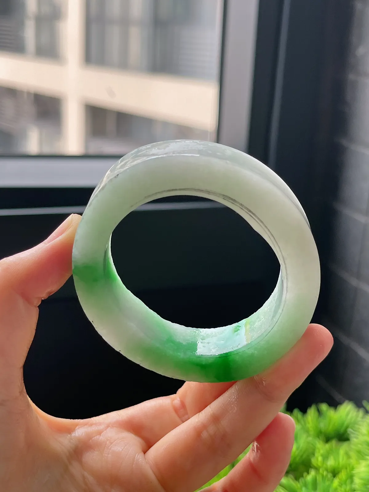 翡翠毛坯，⭕️贵妃最大做48.5；整体尺寸70.5-64.7-13.5-9.3