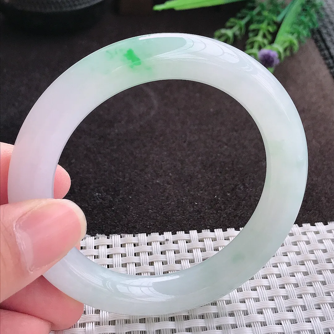 实拍A货翡翠56.5/11/10.9老坑冰胶果冻飘阳绿圆条手镯翡翠玉镯子平安镯