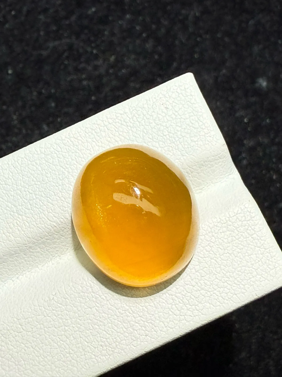 22.7ct天然绿柱石猫眼裸石，尺寸18.2*15.8*10.3 毫米，晶体通透，颜色美艳