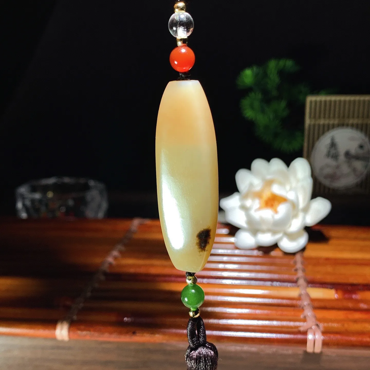 新疆和田玉白玉且末糖精打细算算盘挂件 尺寸50/15/7重15.8克 玉质细腻油润。手推出油。佩高端典雅。lt060129