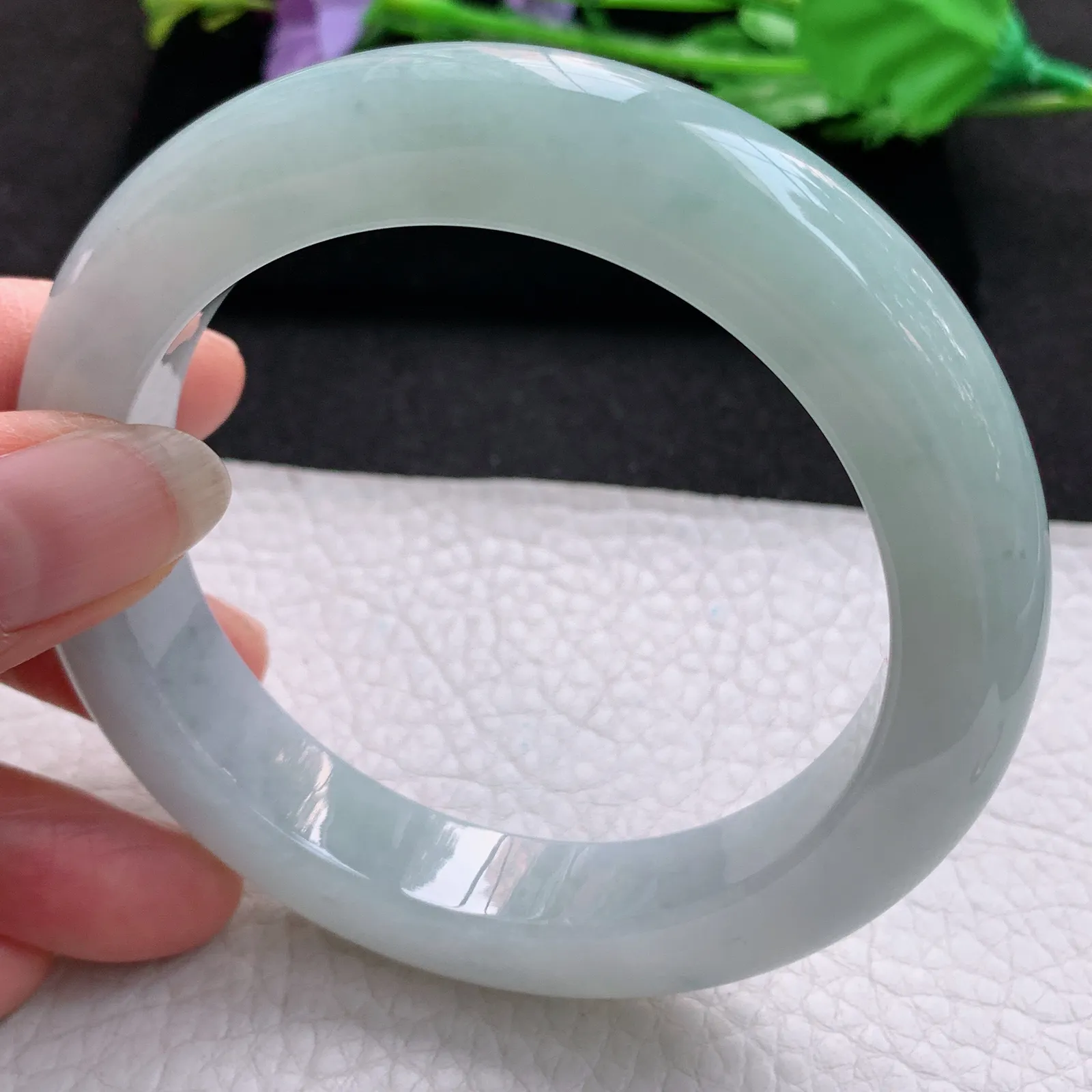 ay大圈口61*13*10.8平安镯 缅甸翡翠a货玉手镯浅绿厚装宽边玉手环