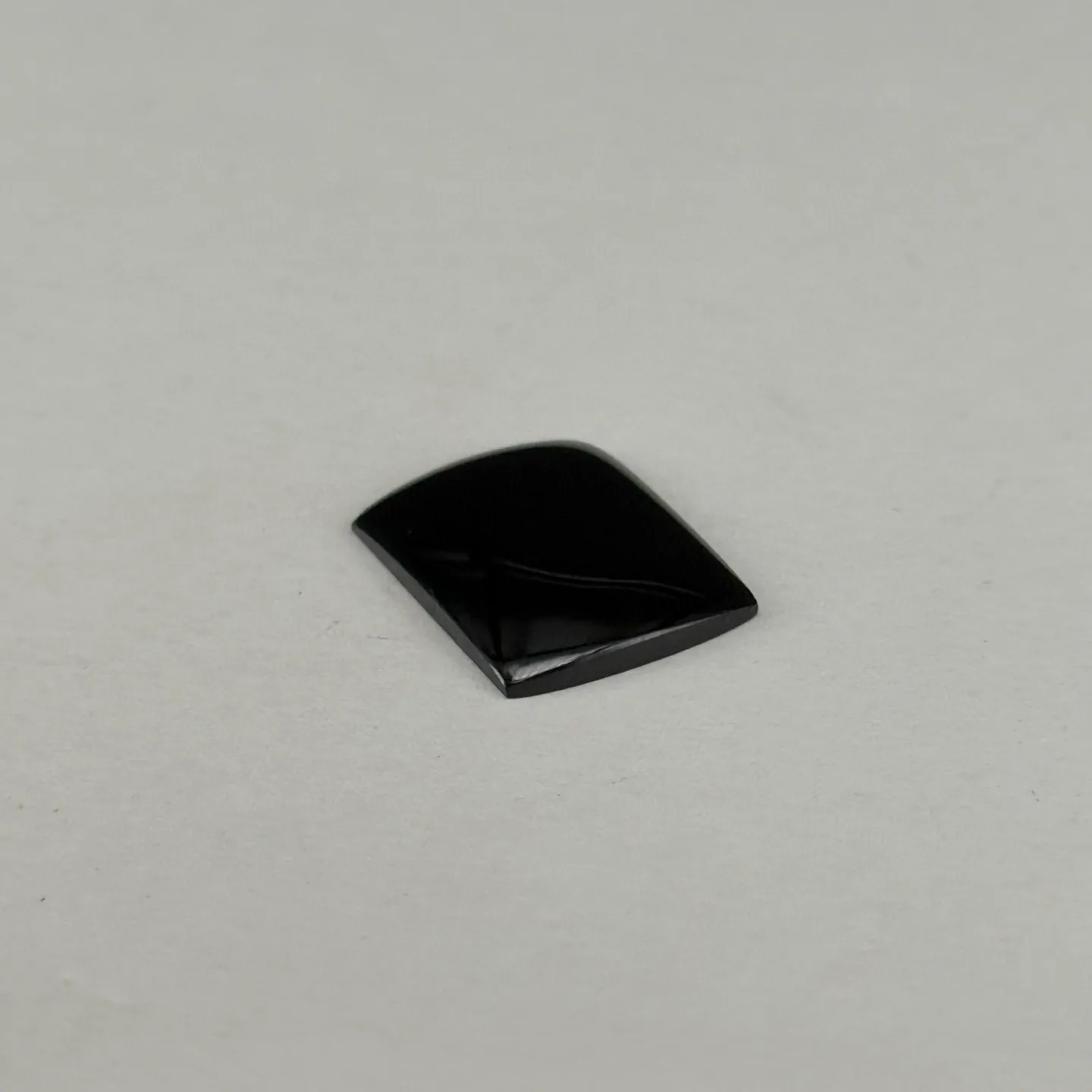 精品墨翠马鞍裸石 种好色正 黑度好 打灯通透 油性十足 尺寸17.1