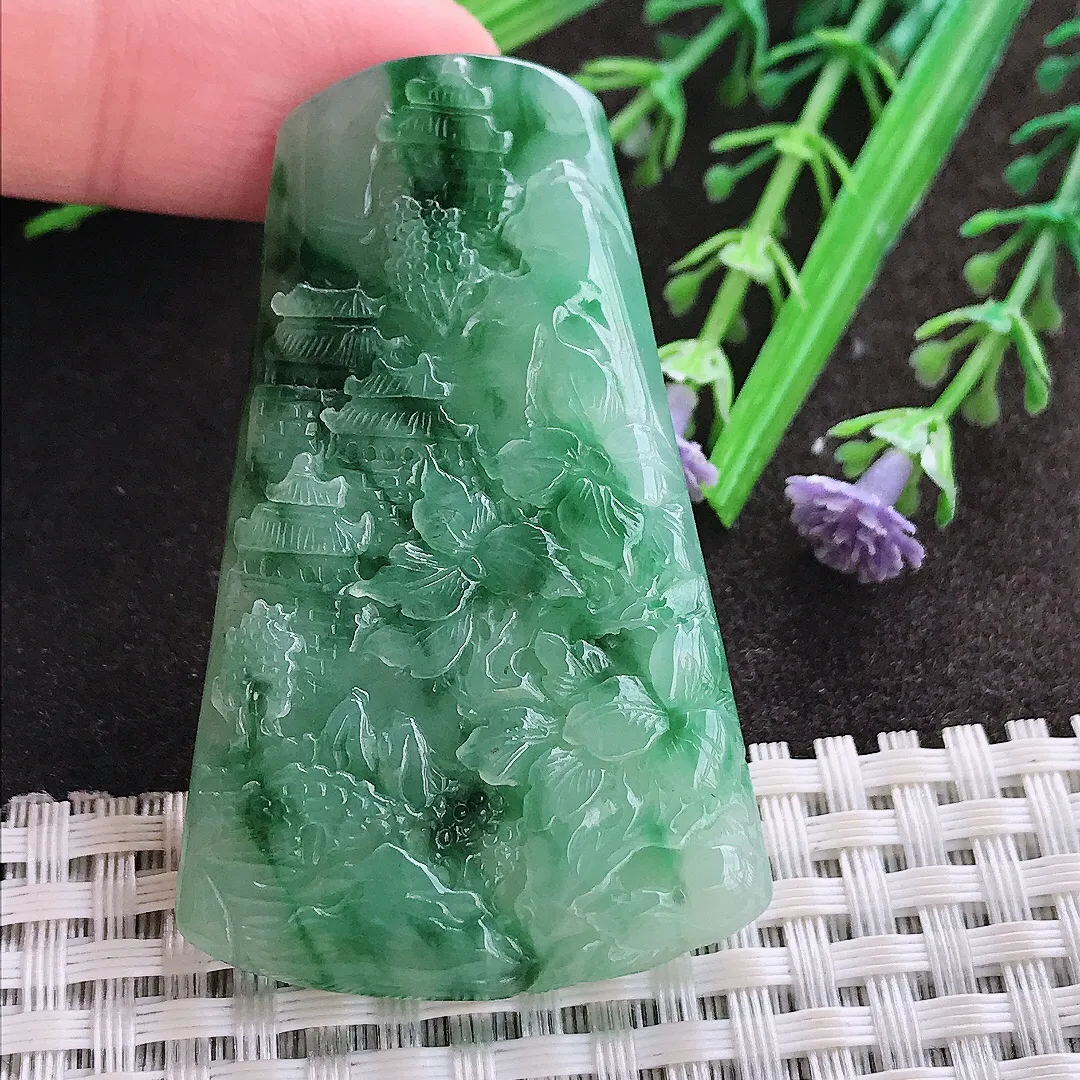 实拍A货翡翠55.5/34.8/6.3老坑精美满绿飘花山水牌吊坠翡翠玉牌挂件