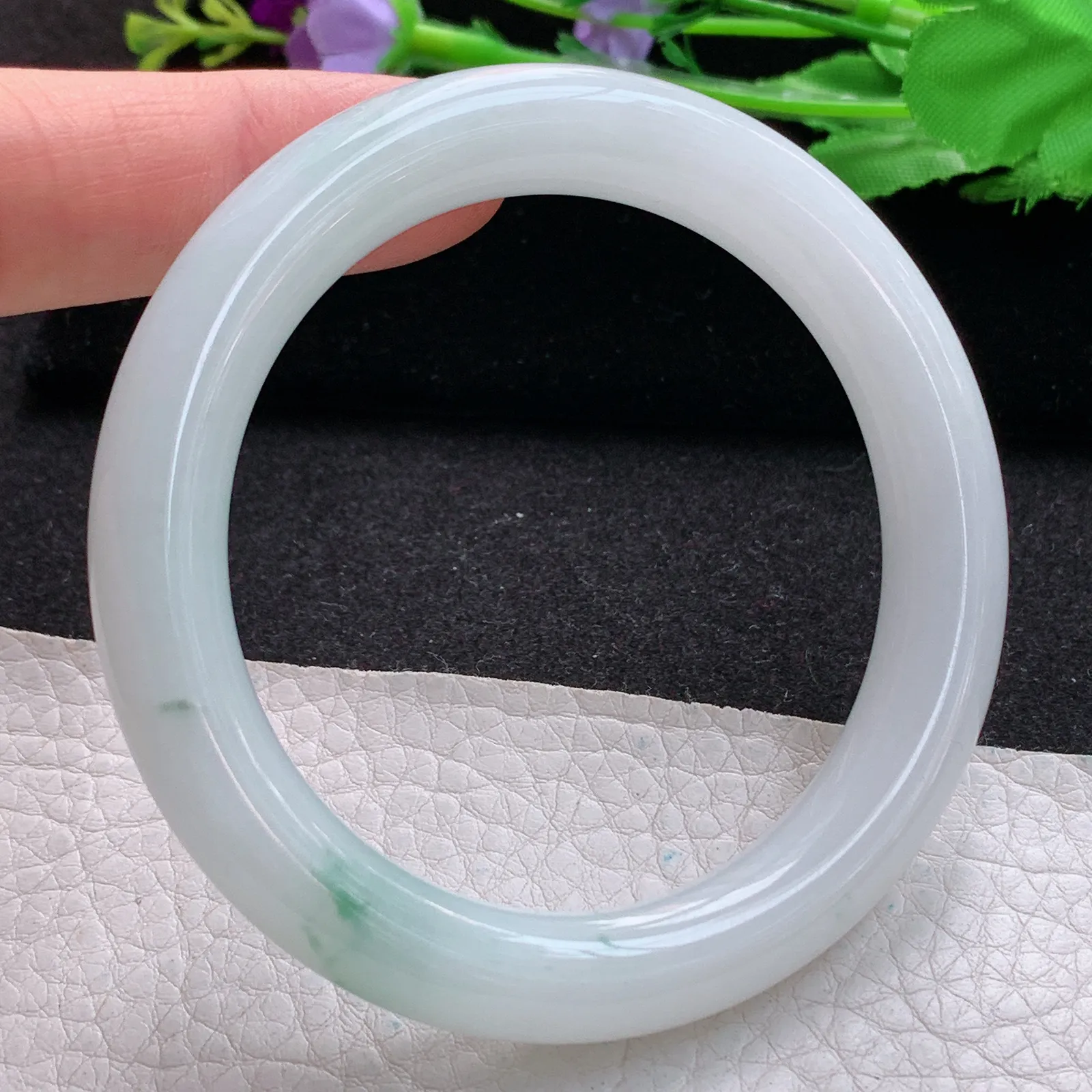 ss实拍56*10美人镯 缅甸翡翠a货玉手镯飘绿花清爽圆条叮当镯