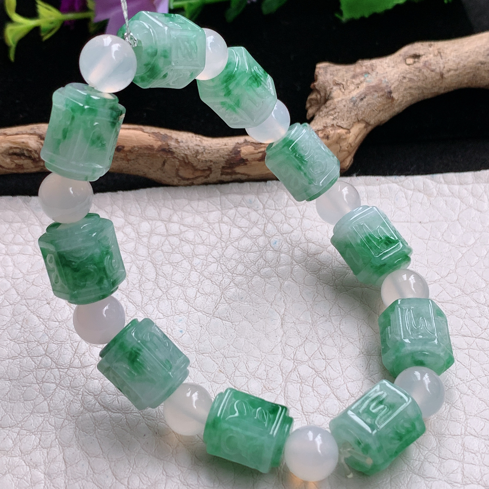 qxm实拍12.5*10.3缅甸翡翠精雕冰飘花清爽六字真言 六六顺玉手链 玉手串