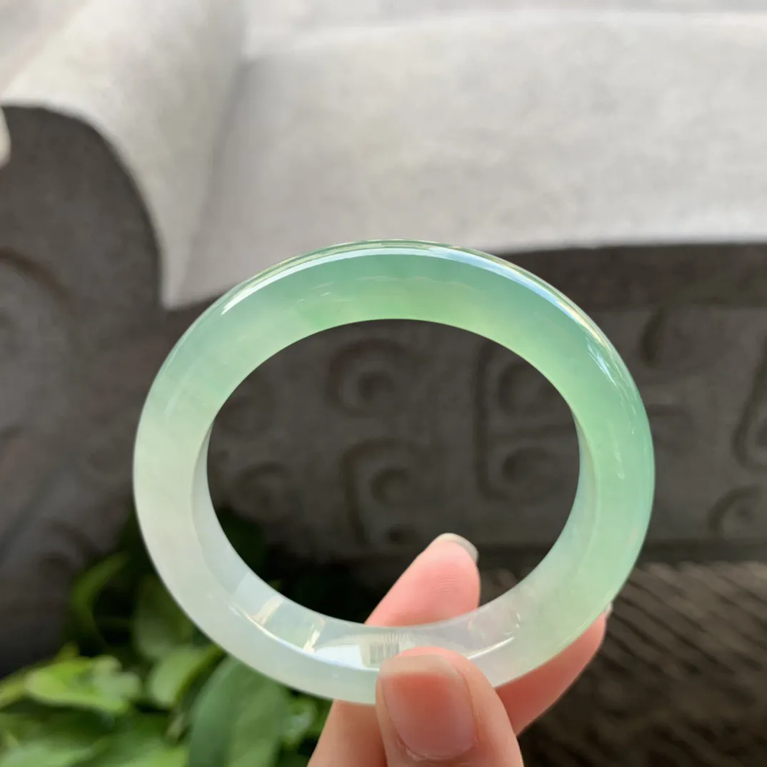 小圈口50.2-10.6-8.2 【冰种阳绿正圈手镯】正圈50 51可戴