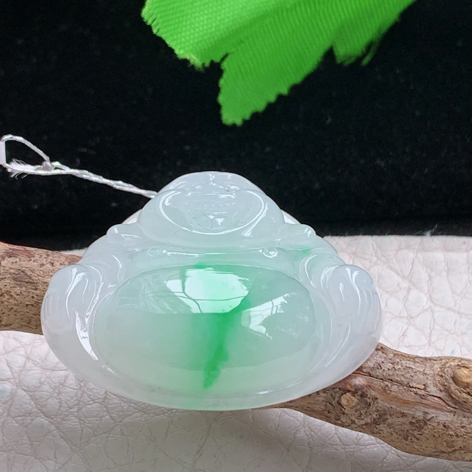 qxm实拍32*36*9.9缅甸翡翠精雕冰胶白底青佛公 开心佛玉吊坠 玉挂件