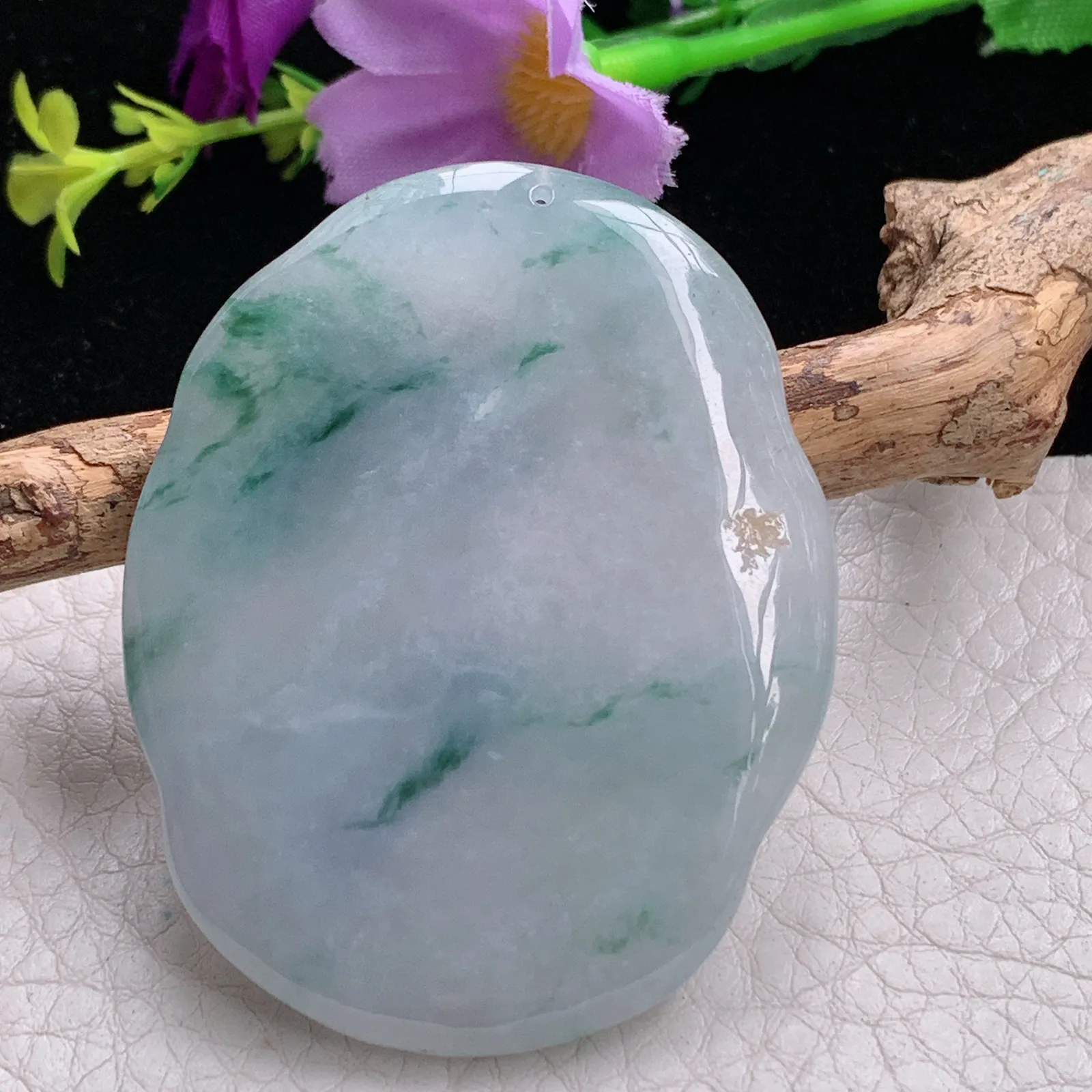 ws实拍52.5*41.8*7.7缅甸翡翠精雕清新飘花山水无相观音玉吊坠 玉挂件