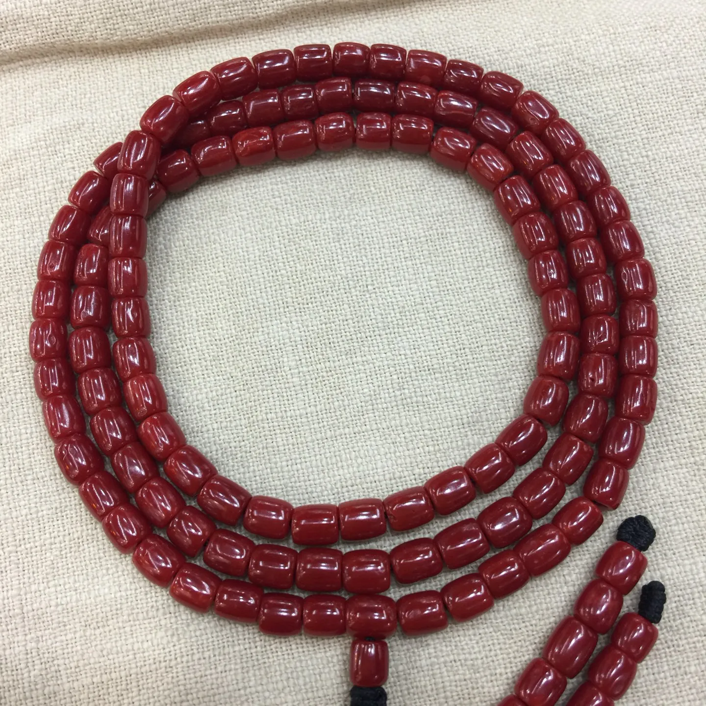 【赤血牛血6mm桶珠红珊瑚108佛珠串】传承精品！科西卡材料，西班牙产地。赤血牛血红颜色，黑红黑红的