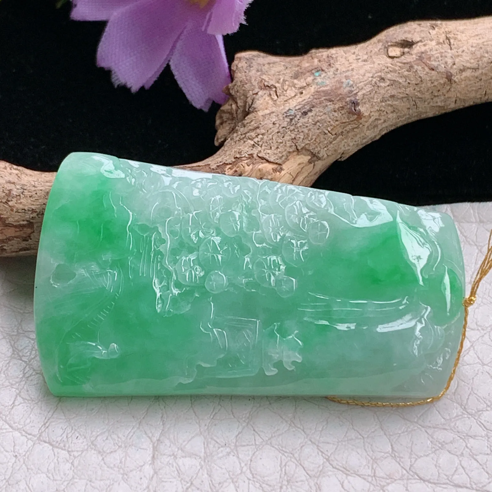 ws实拍46.8*27*6.2缅甸翡翠精雕飘绿山水 大好河山玉吊坠 玉挂件