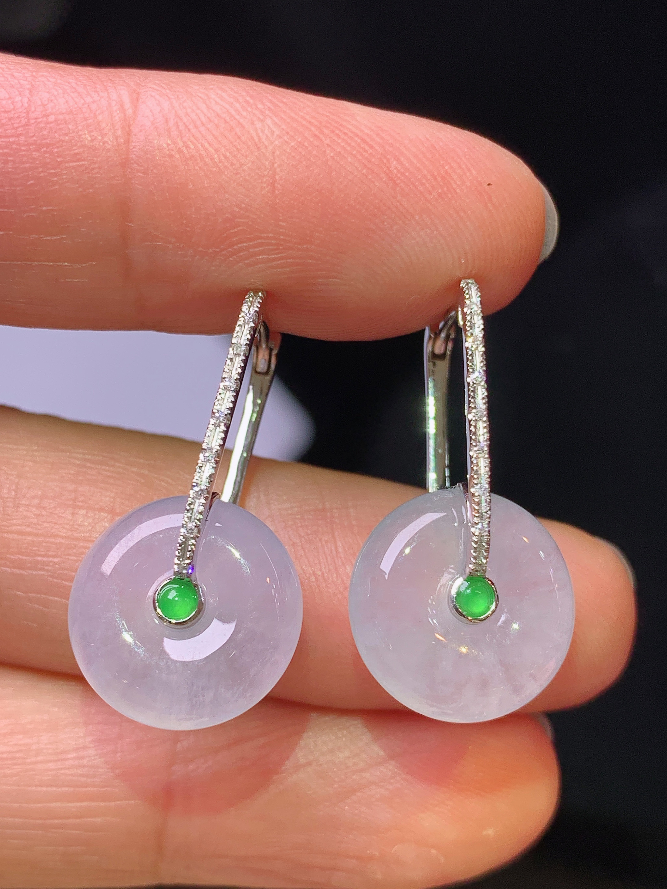 18k金钻镶嵌冰种平安扣耳坠 玉质细腻 色泽清新艳丽 整体尺寸24*12.6*5.2