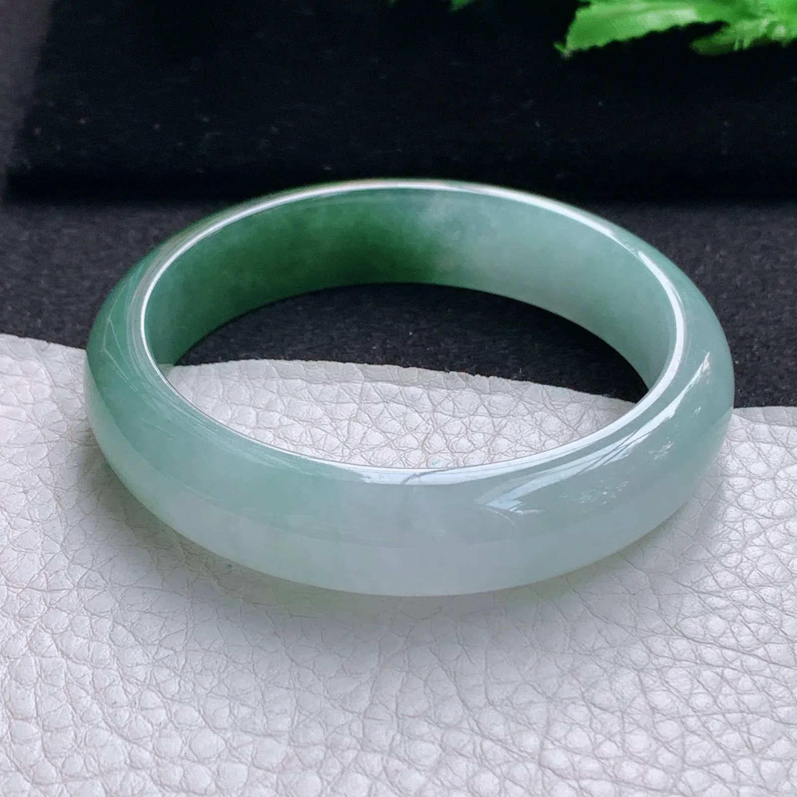 xo实拍56*13.8*7.6平安镯 缅甸翡翠a货玉手镯冰润半山水宽边玉手环