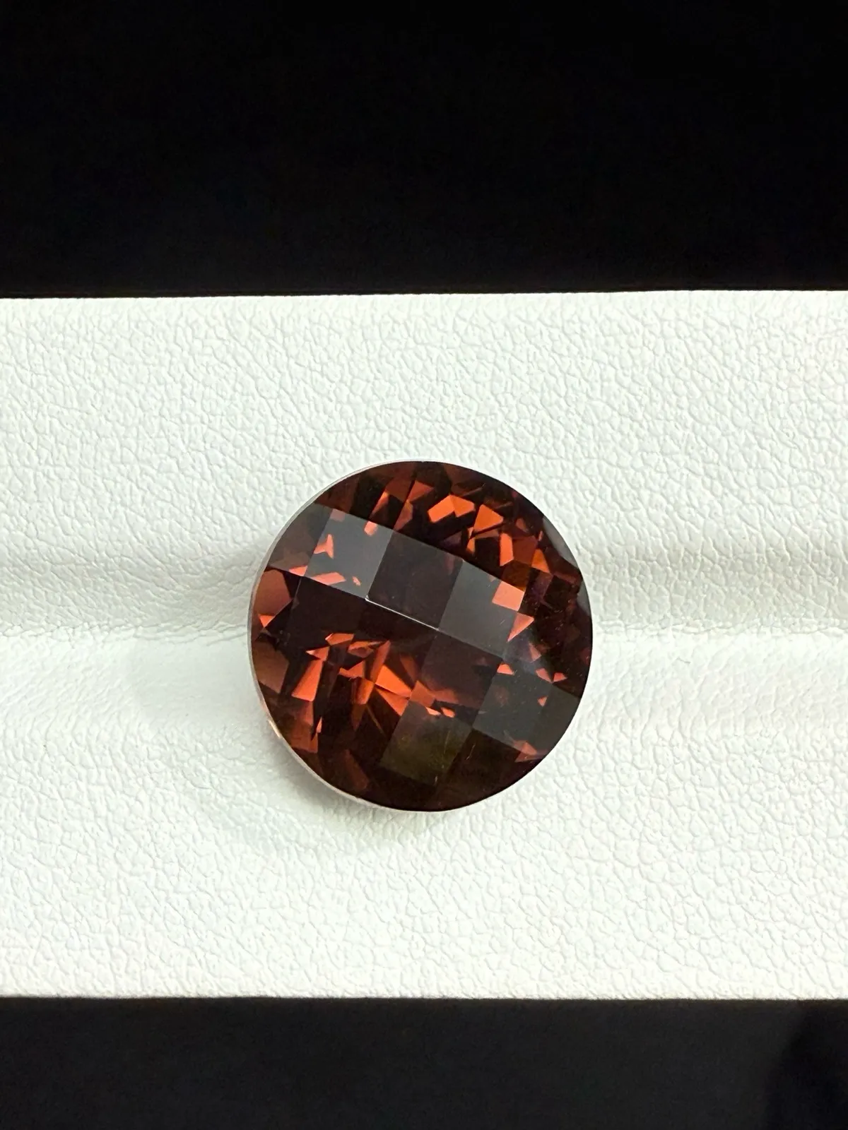 11.68ct天然咖啡红碧玺裸石，尺寸14.6*14.6*9.8 毫米，晶体通透，颜色美艳