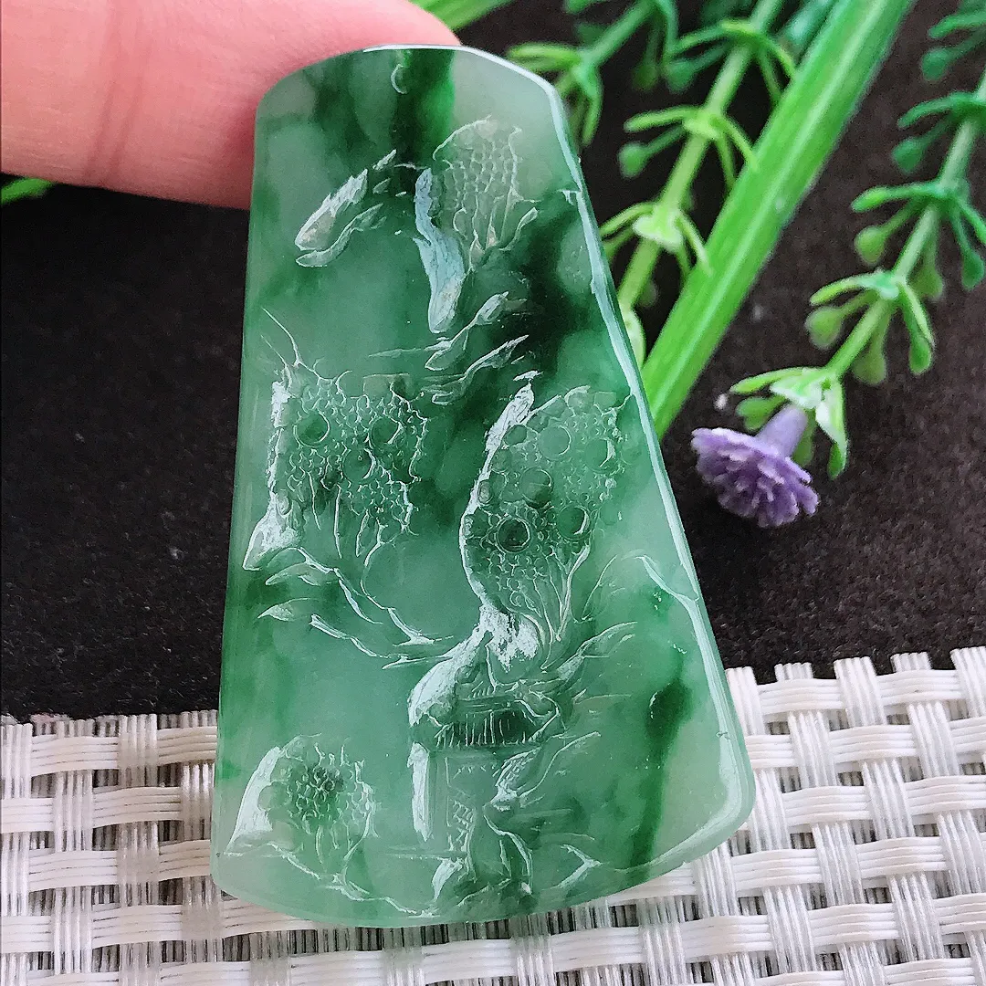 实拍A货翡翠55.5/34.8/6.3老坑精美满绿飘花山水牌吊坠翡翠玉牌挂件