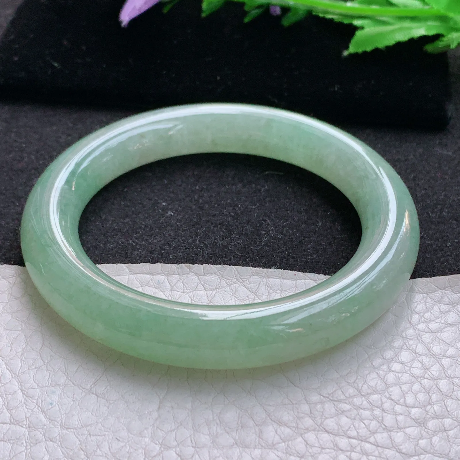 ss实拍56*11美人镯 缅甸翡翠a货玉手镯胶感满色甜绿圆条玉手环