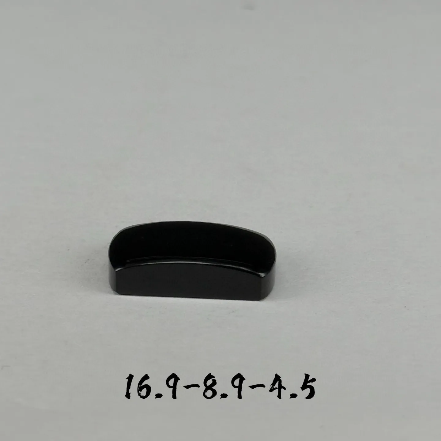 精品墨翠马鞍裸石戒面 种好色正 黑度极好 打灯通透 油性十足 尺寸16.9