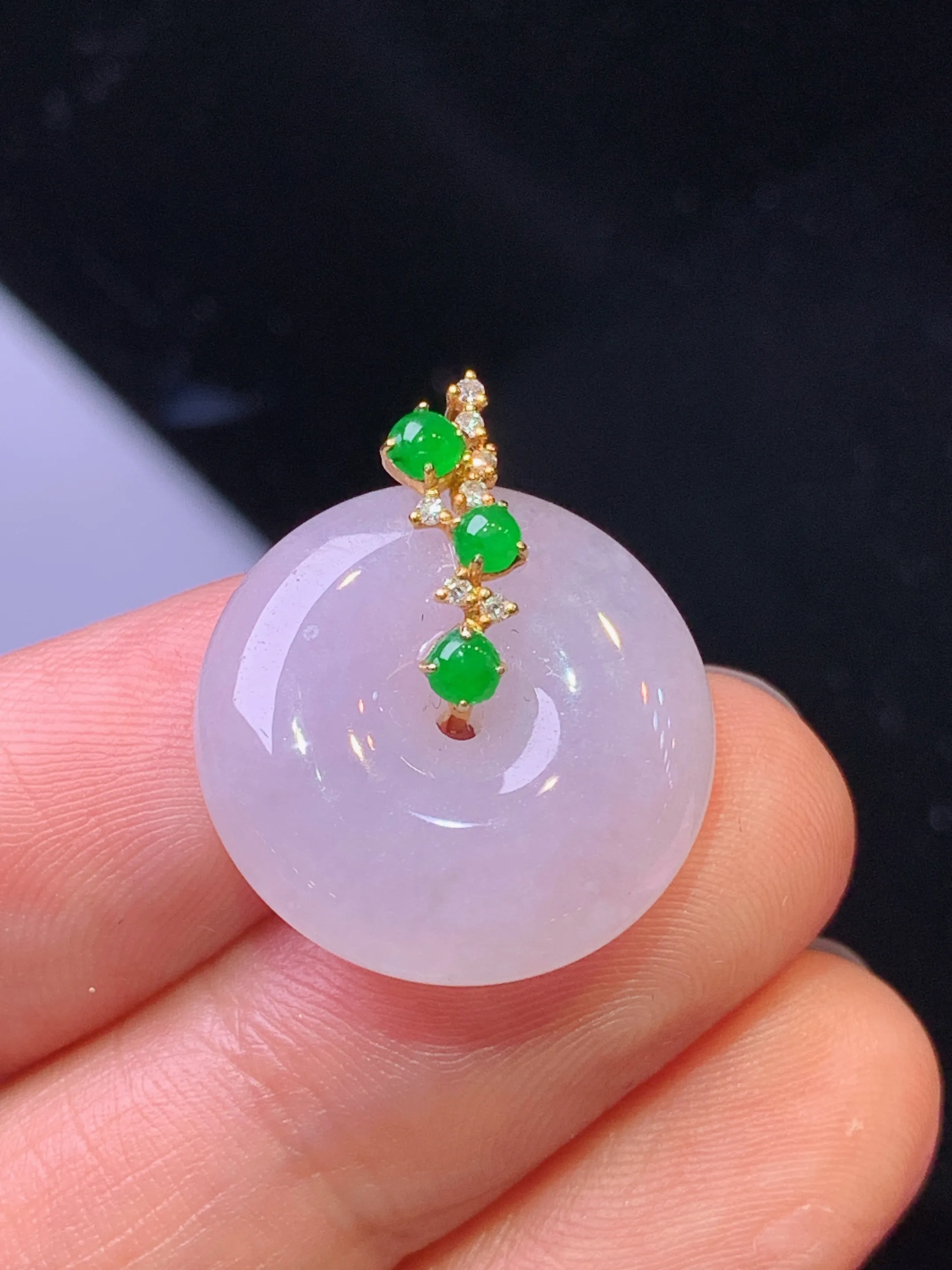 18k金钻镶嵌紫罗兰平安扣吊坠 玉质细腻 色泽清新艳丽 整体尺寸22.2*18.6*5.7