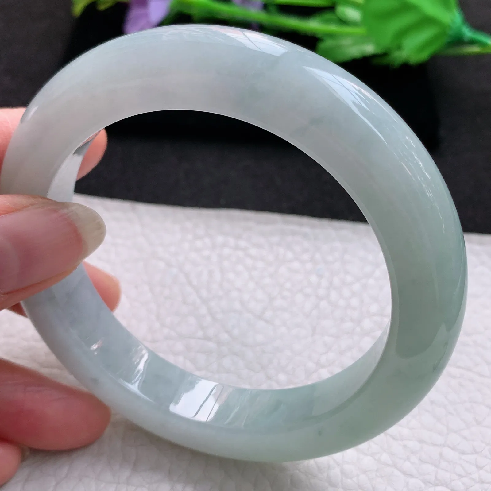 ay大圈口61*13*10.8平安镯 缅甸翡翠a货玉手镯浅绿厚装宽边玉手环