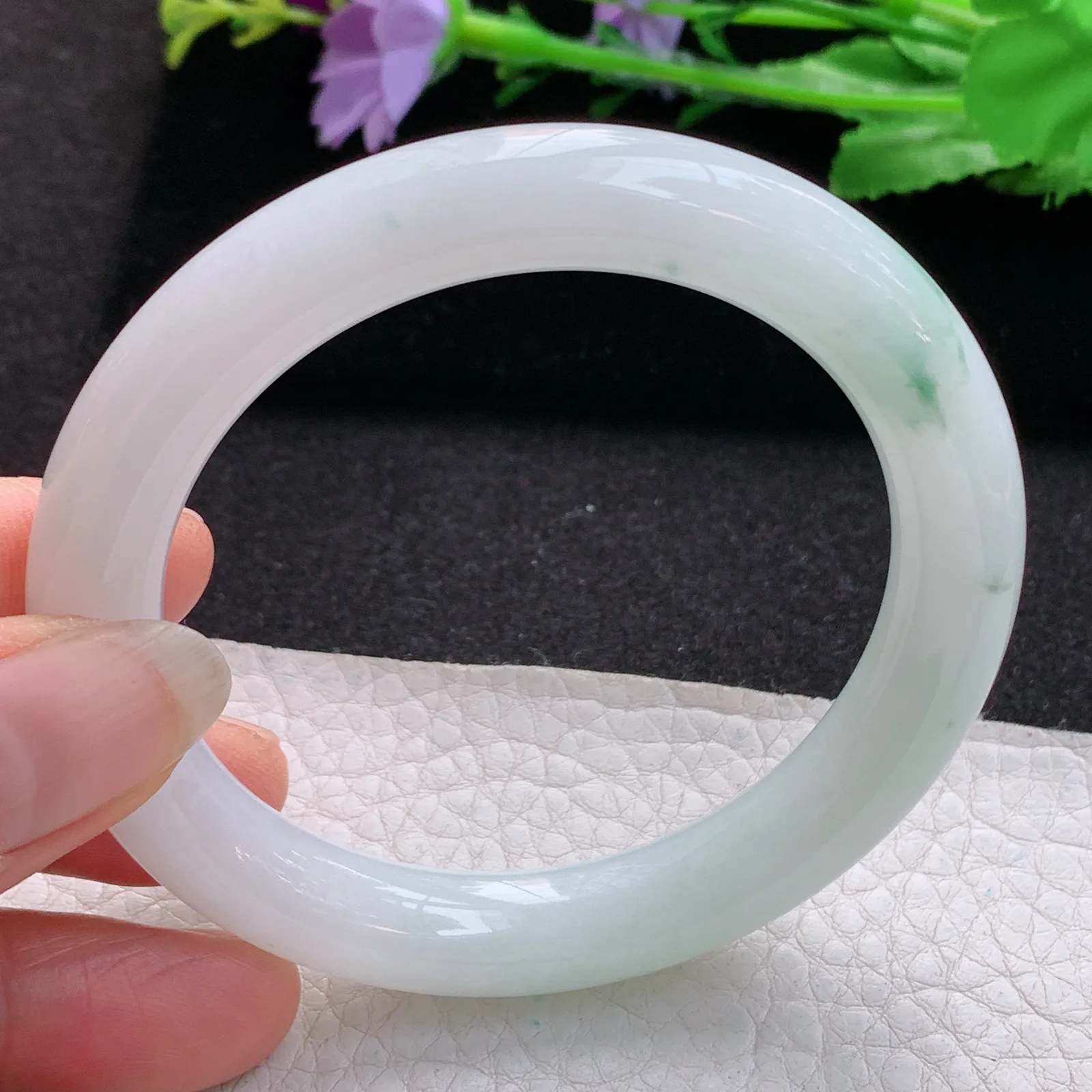 ss实拍56*10美人镯 缅甸翡翠a货玉手镯飘绿花清爽圆条叮当镯