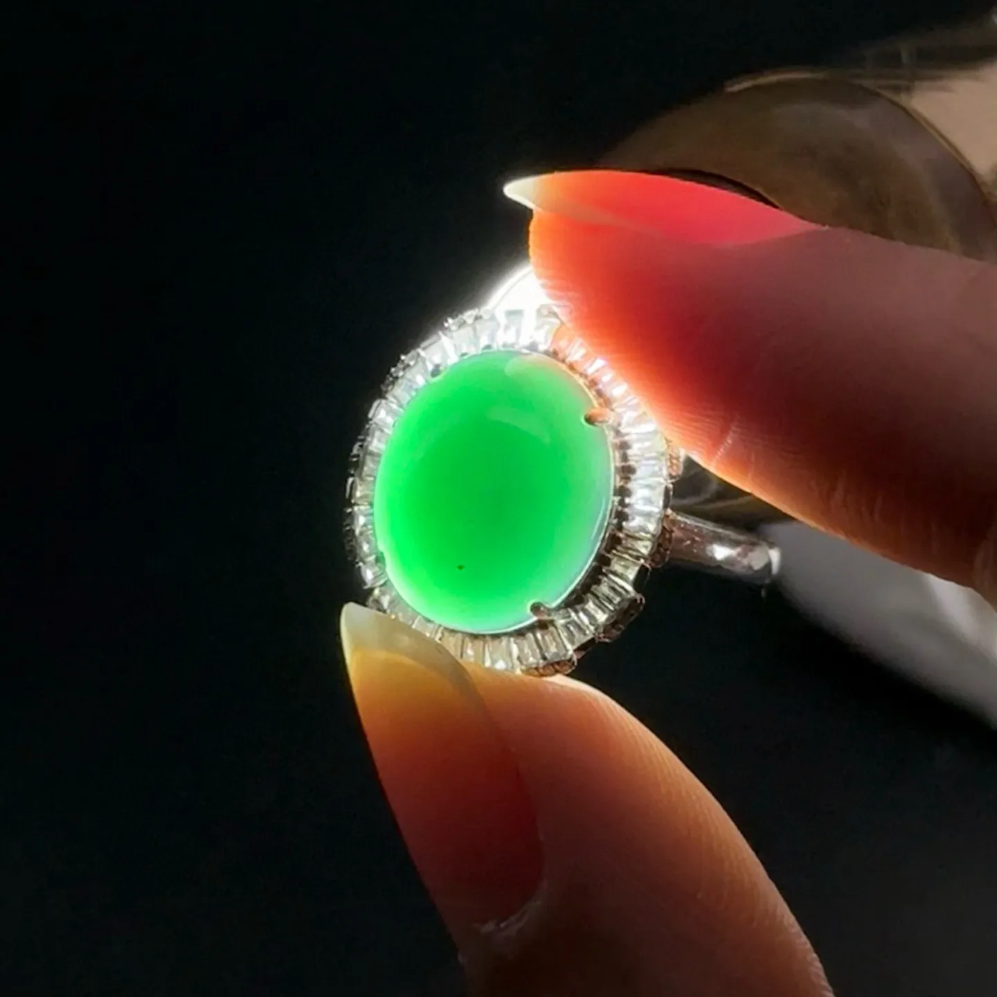 精品满钻豪镶墨翠蛋面女戒 种好色正 黑度极好 打灯通透 油性十足 尺寸13