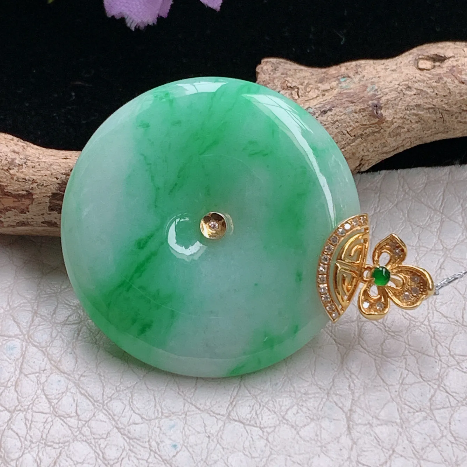 qxm实拍40.5*32.3*5.5缅甸翡翠精雕飘绿平安扣 玉扣玉吊坠 玉挂件